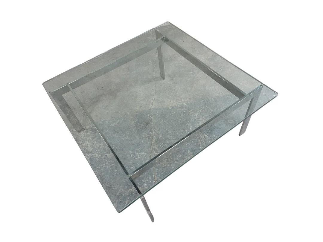 Mesa de centro con tapa de cristal biselado estilo Fritz Hansen moderno de mediados de siglo Desconocido en venta