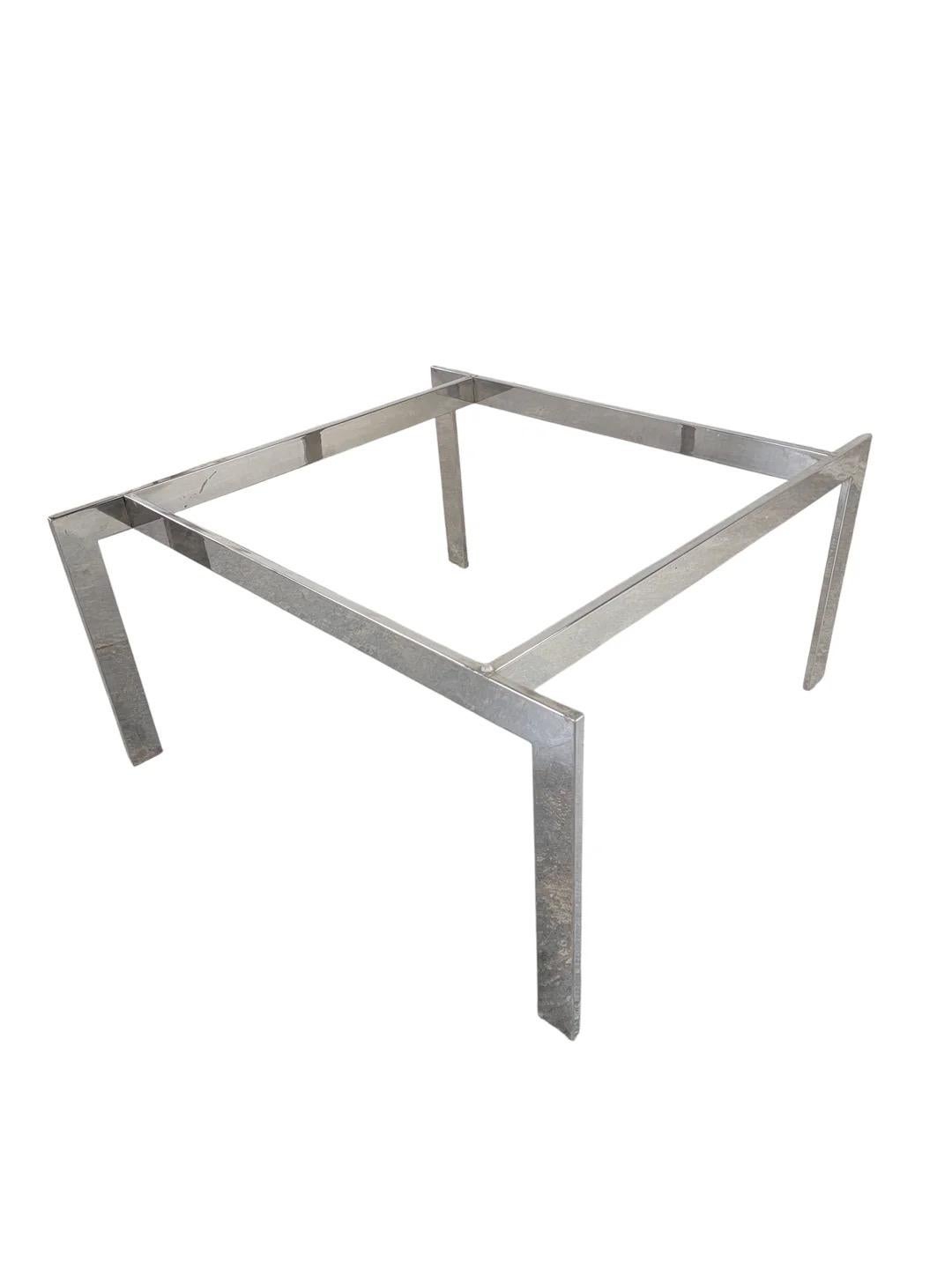 Mesa de centro con tapa de cristal biselado estilo Fritz Hansen moderno de mediados de siglo en Bueno estado para la venta en Chicago, IL