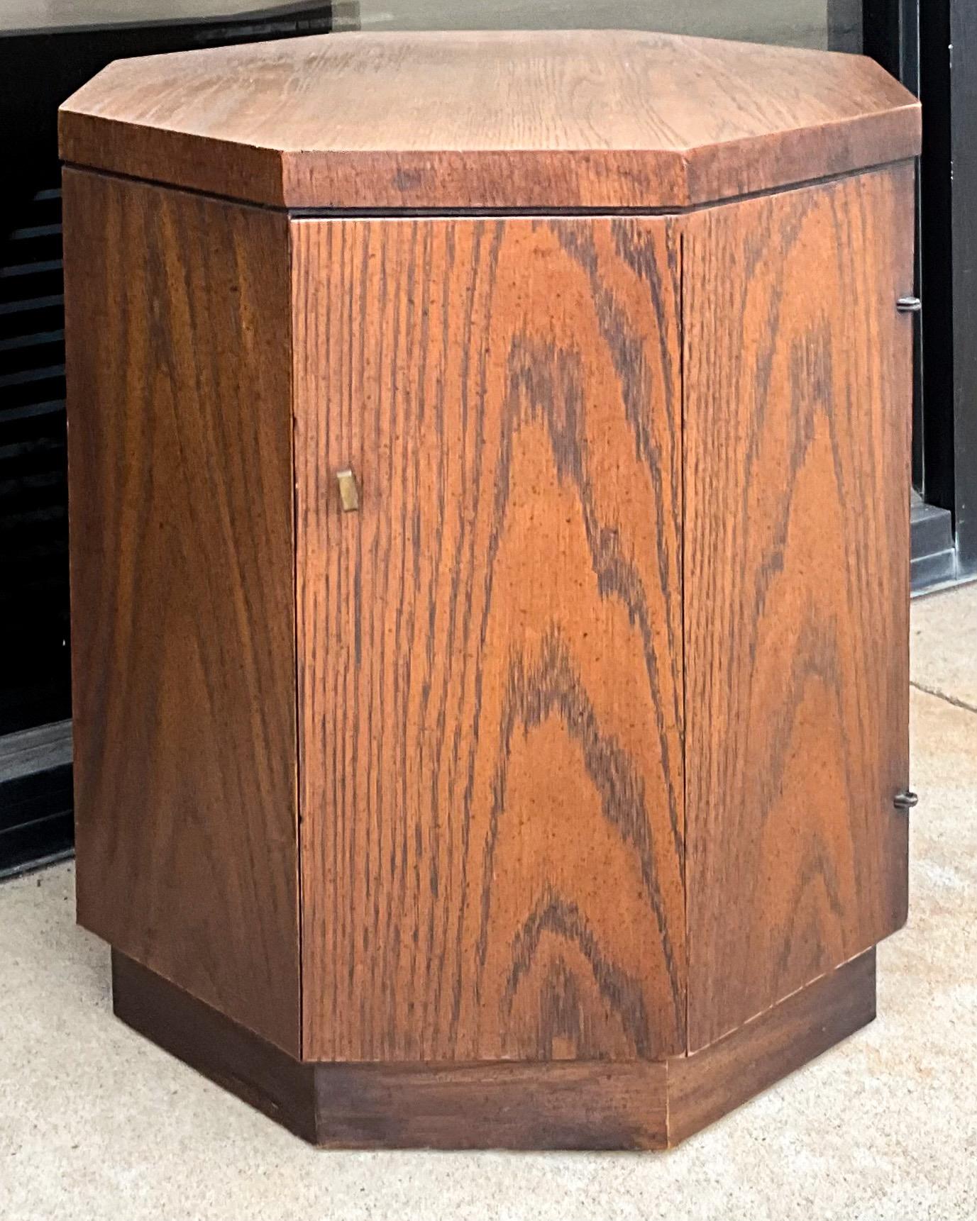 Mid-Century Modern Fruitwood Side Cylinder Tables With Storage Att. To Drexel In Good Condition For Sale In Kennesaw, GA