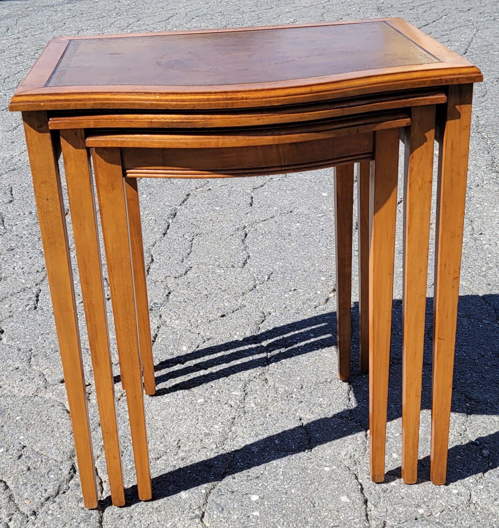 Mid-Century Modern Fruitwood Stenciled Leather Top Nesting Tables, Set of 3 For Sale 2