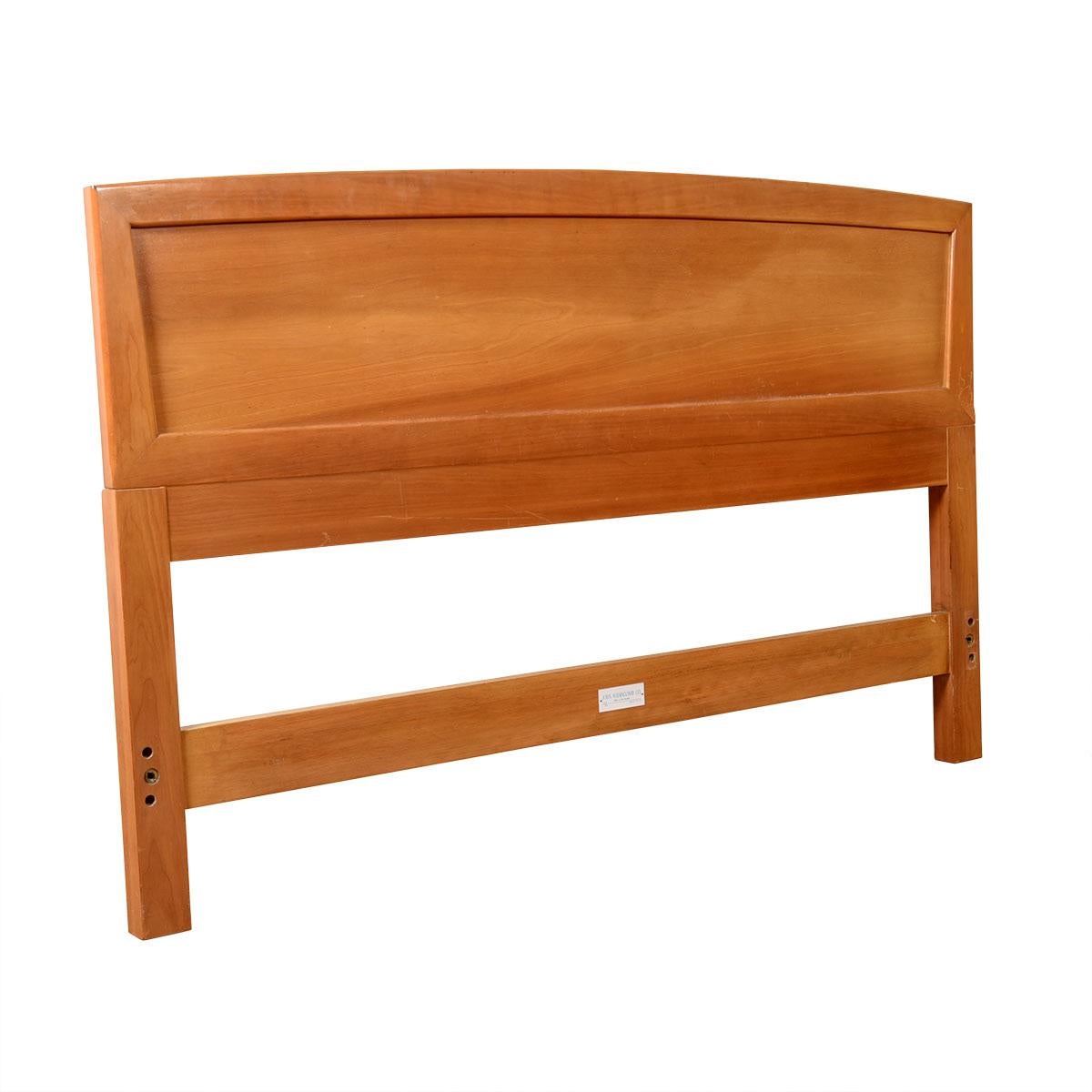 Mid-Century Modern Full-Queen Sized Headboard by John Widdicomb 

Additional information:
Material: walnut
Gracious John Widdicomb style & quality.
A gentle arc of walnut forms this timeless headboard.
Subtle angle on each side of the frame is