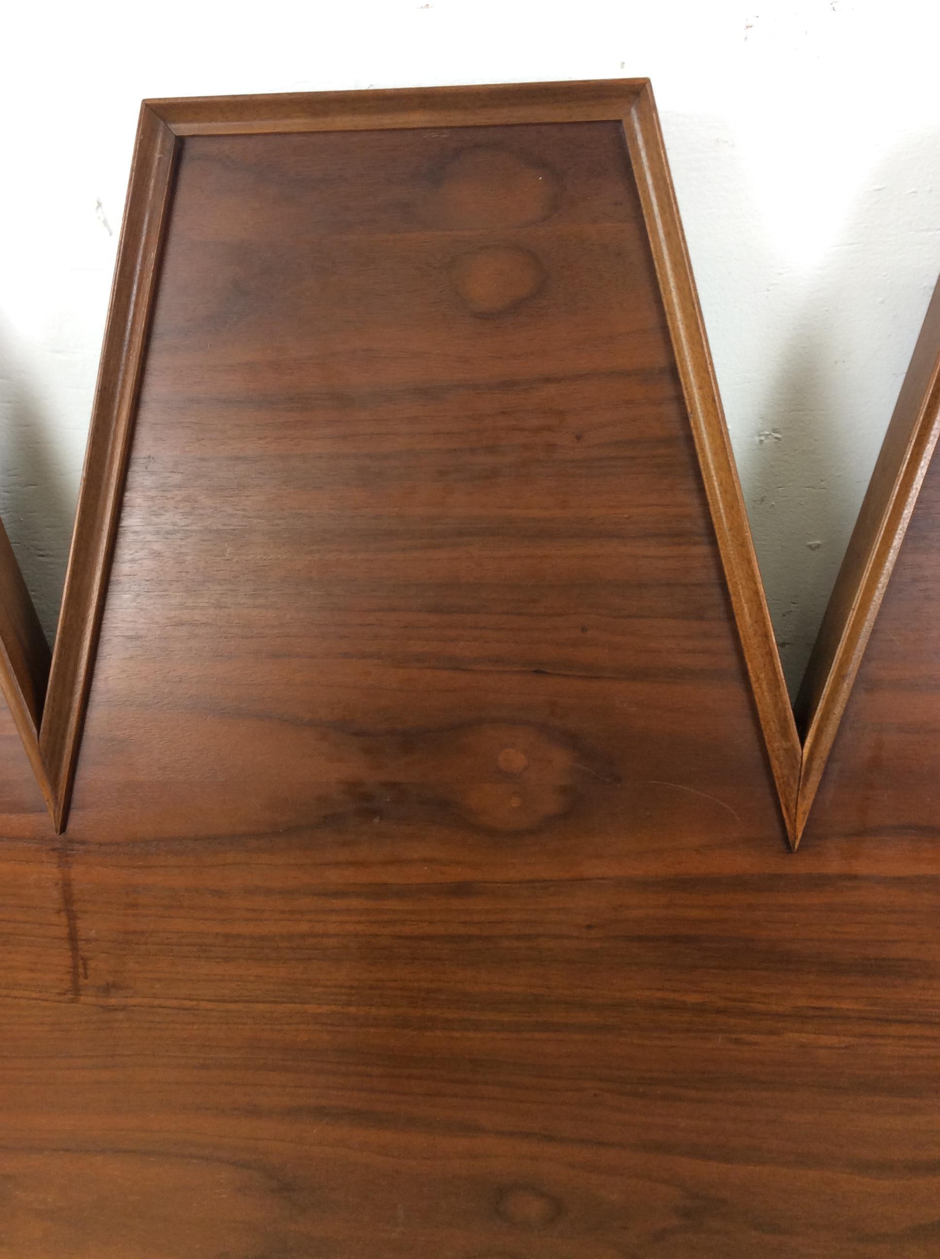 Mid century modern full size headboard by Albert Parvin In Good Condition For Sale In Freehold, NJ