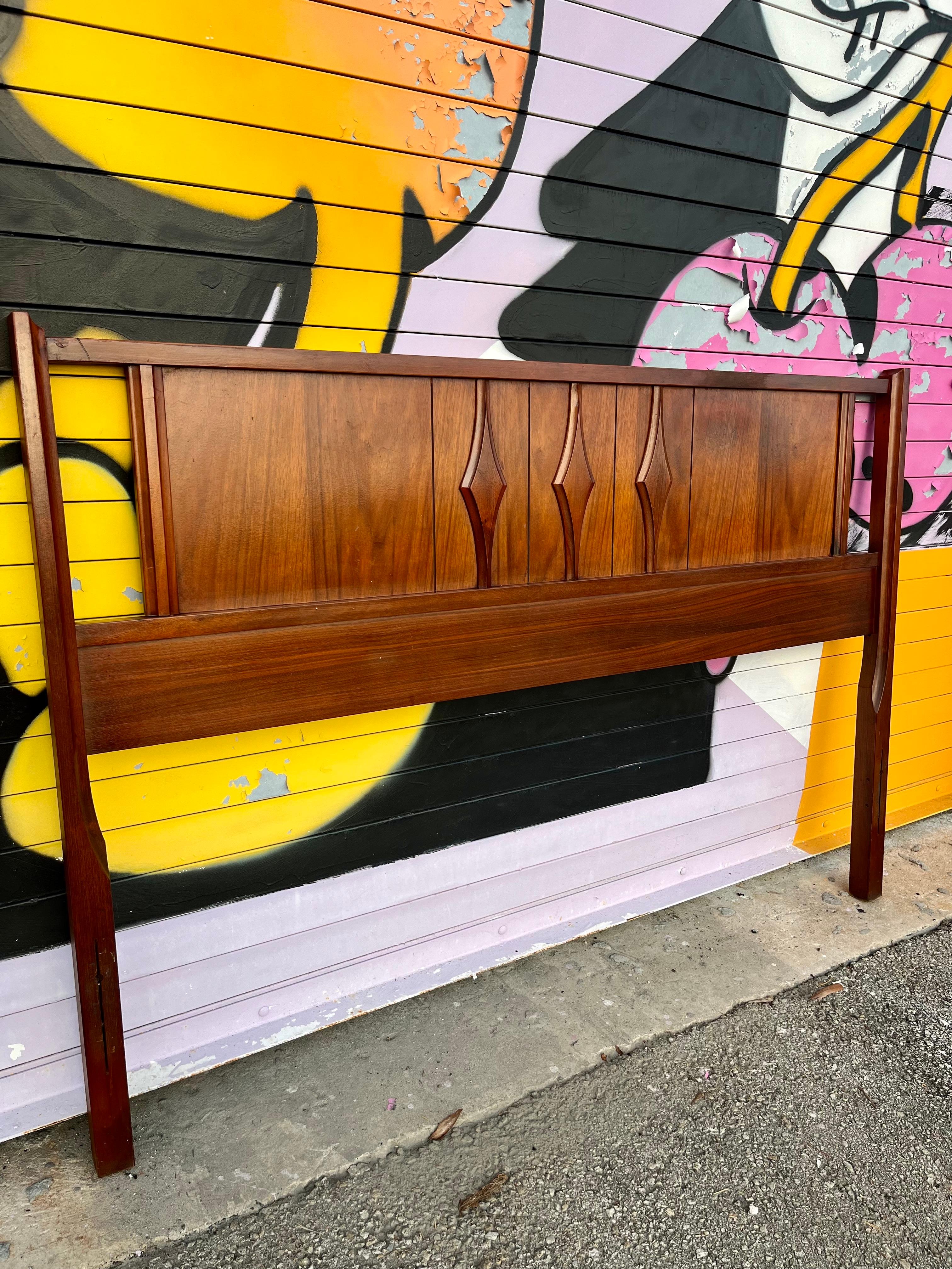 Mid Century Modern Full Size Headboard by Coleman of Virginia. Circa 1960s In Good Condition For Sale In Miami, FL