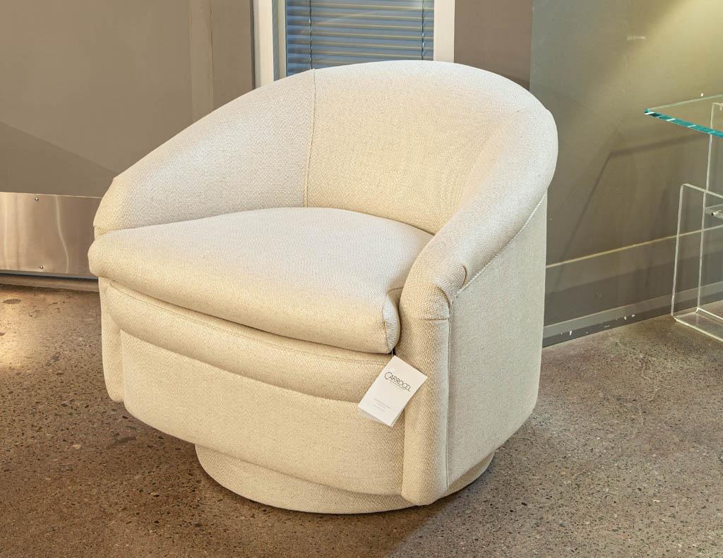 Mid-Century Modern Fully Upholstered Swivel Lounge Chair in Cream Linen For Sale 6