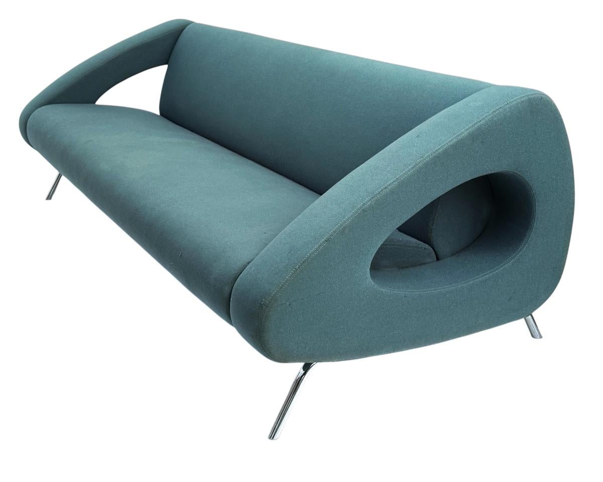 Anglais Canapé Sculptural Funky Moderne du Milieu du Siècle réalisé par Artifot en vente