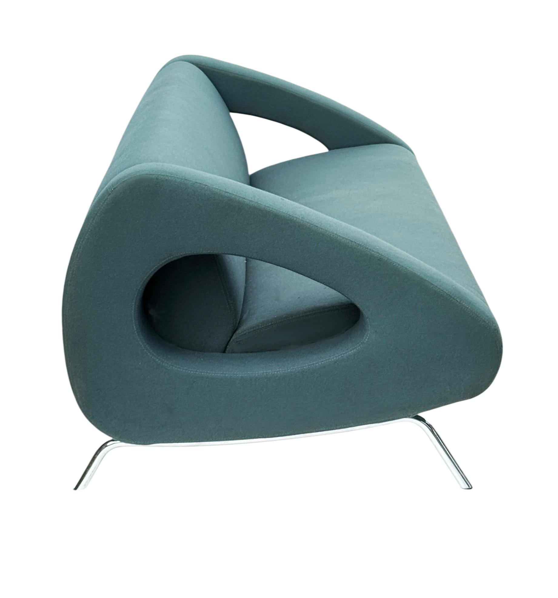 Tissu Canapé Sculptural Funky Moderne du Milieu du Siècle réalisé par Artifot en vente