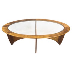 Table basse ovale G-Plan 'Astro' en teck, style moderne du milieu du siècle dernier, vers 1960, L-48ins