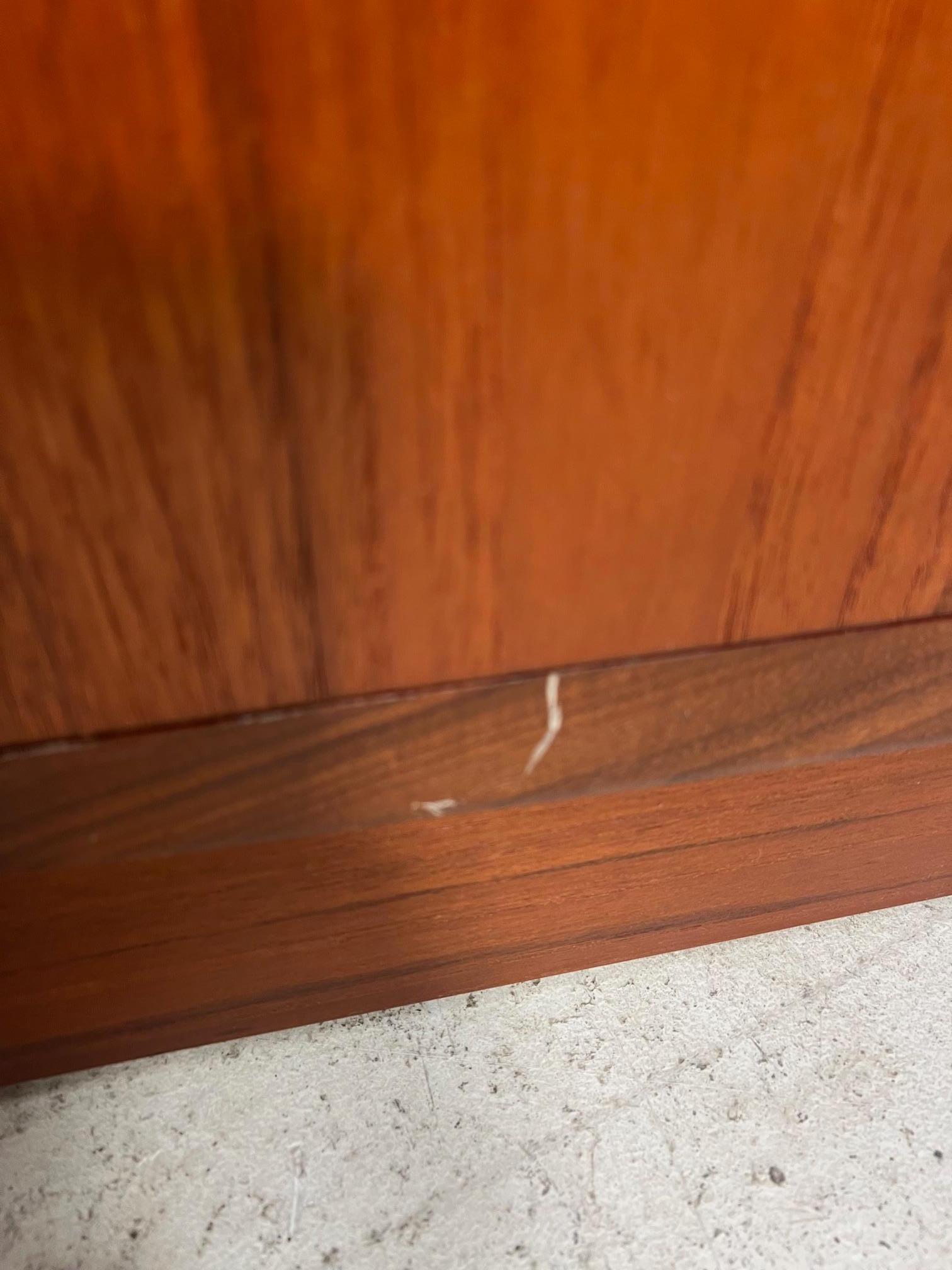 Armadio guardaroba in teak Fresco G-Plan, metà del secolo scorso. in vendita 3
