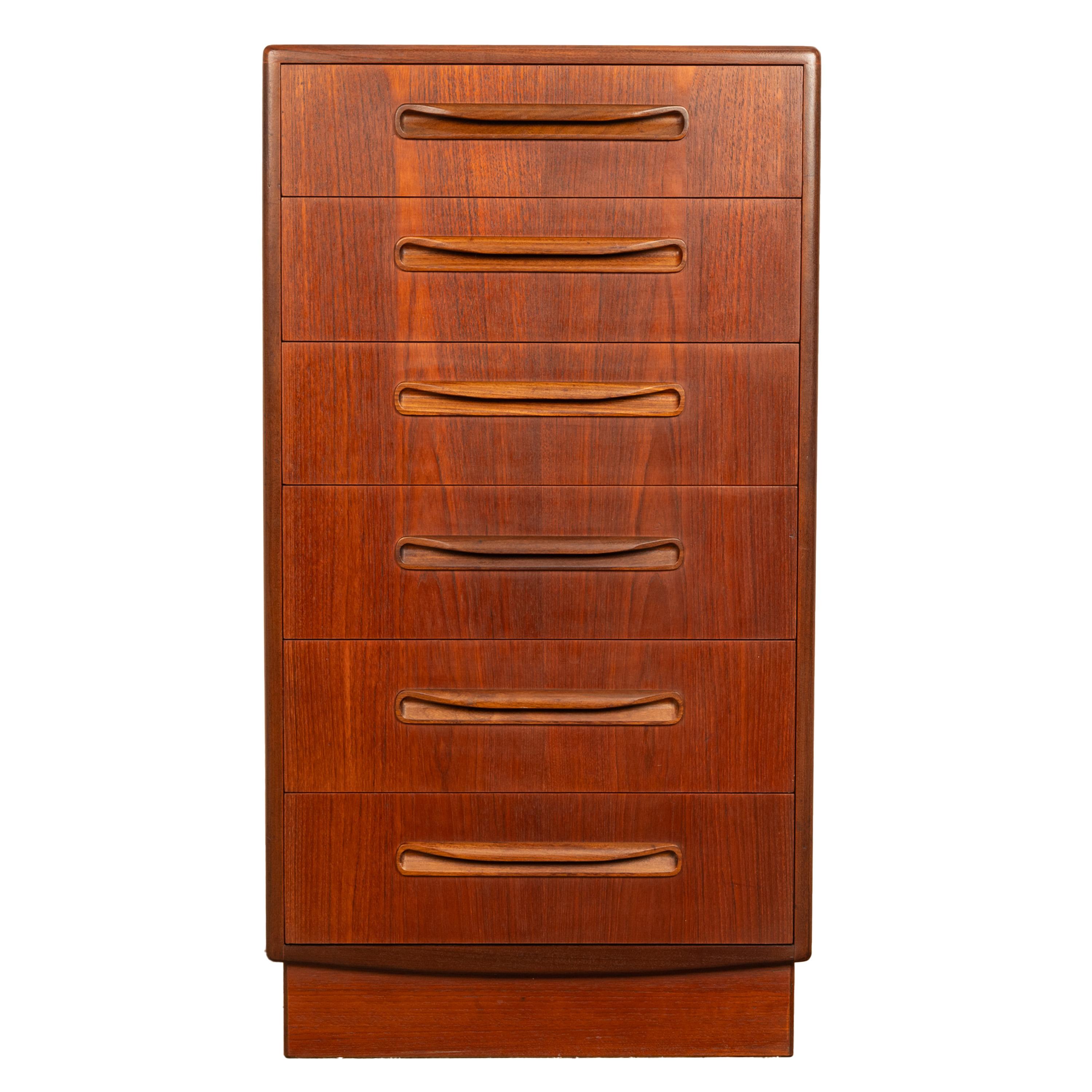 Mid Century Modern G Plan Teak Tall Dresser Chest of Six Drawers Fresco 1966 In Good Condition For Sale In Portland, OR