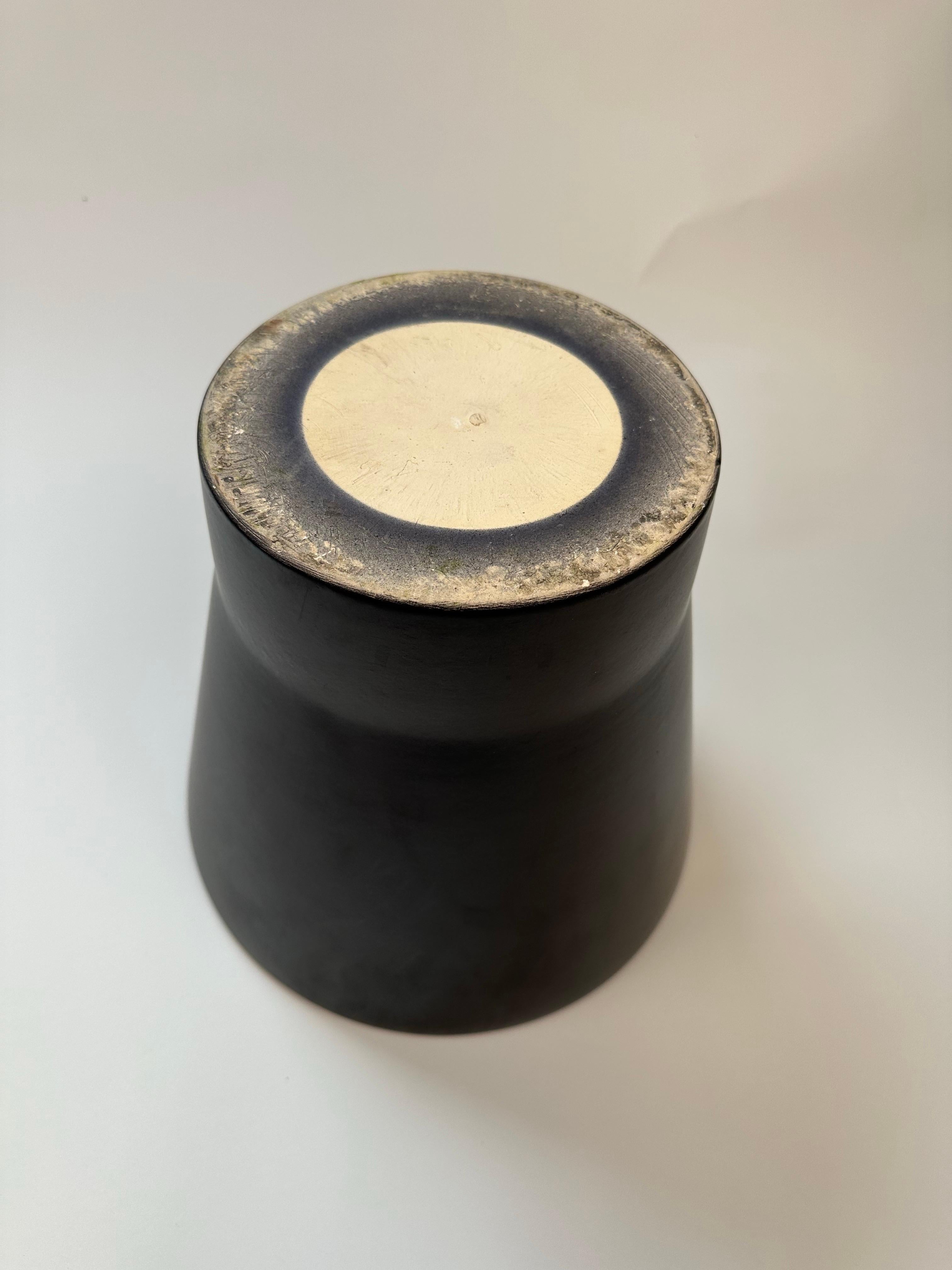 Américain Jardinière en céramique Gainey en noir mat (petite taille) en vente
