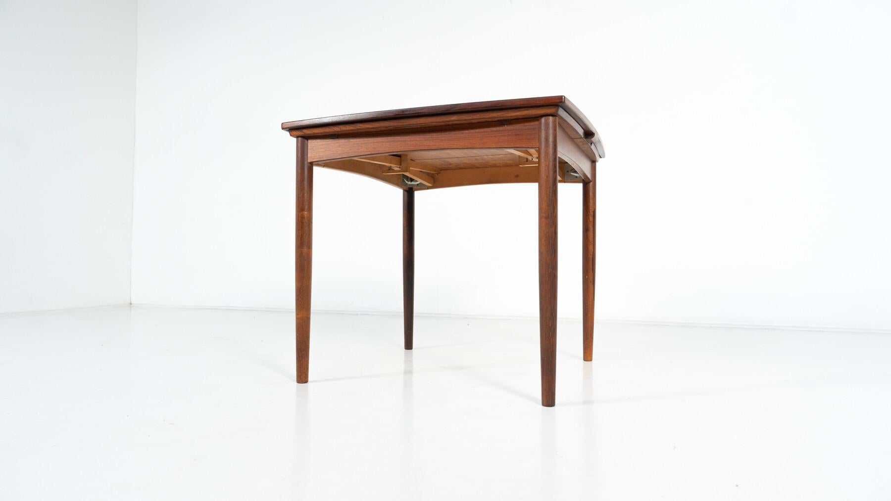 Mid-Century Modern Game Table For Sale 6