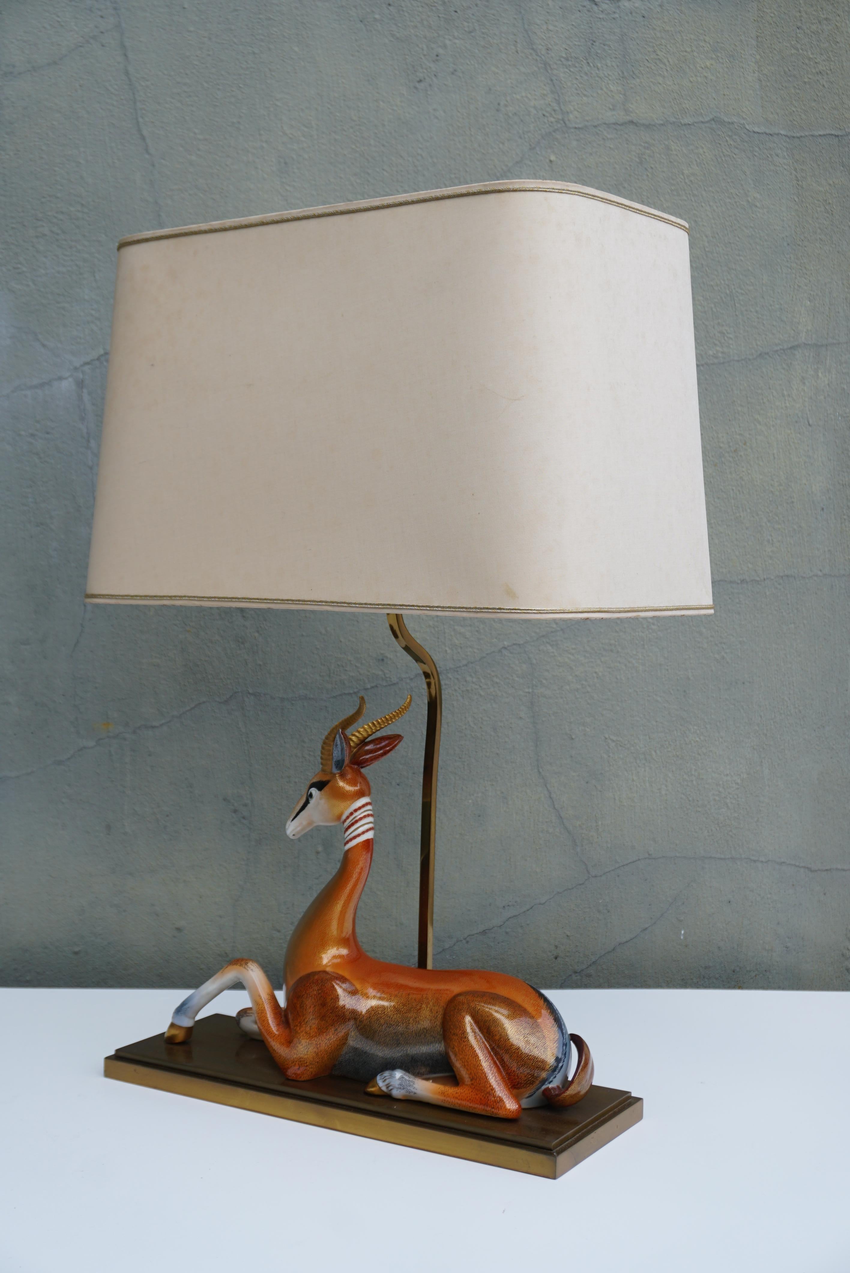 italien Lampe de table Gazelle Antilope en céramique moderne du milieu du siècle dernier en vente