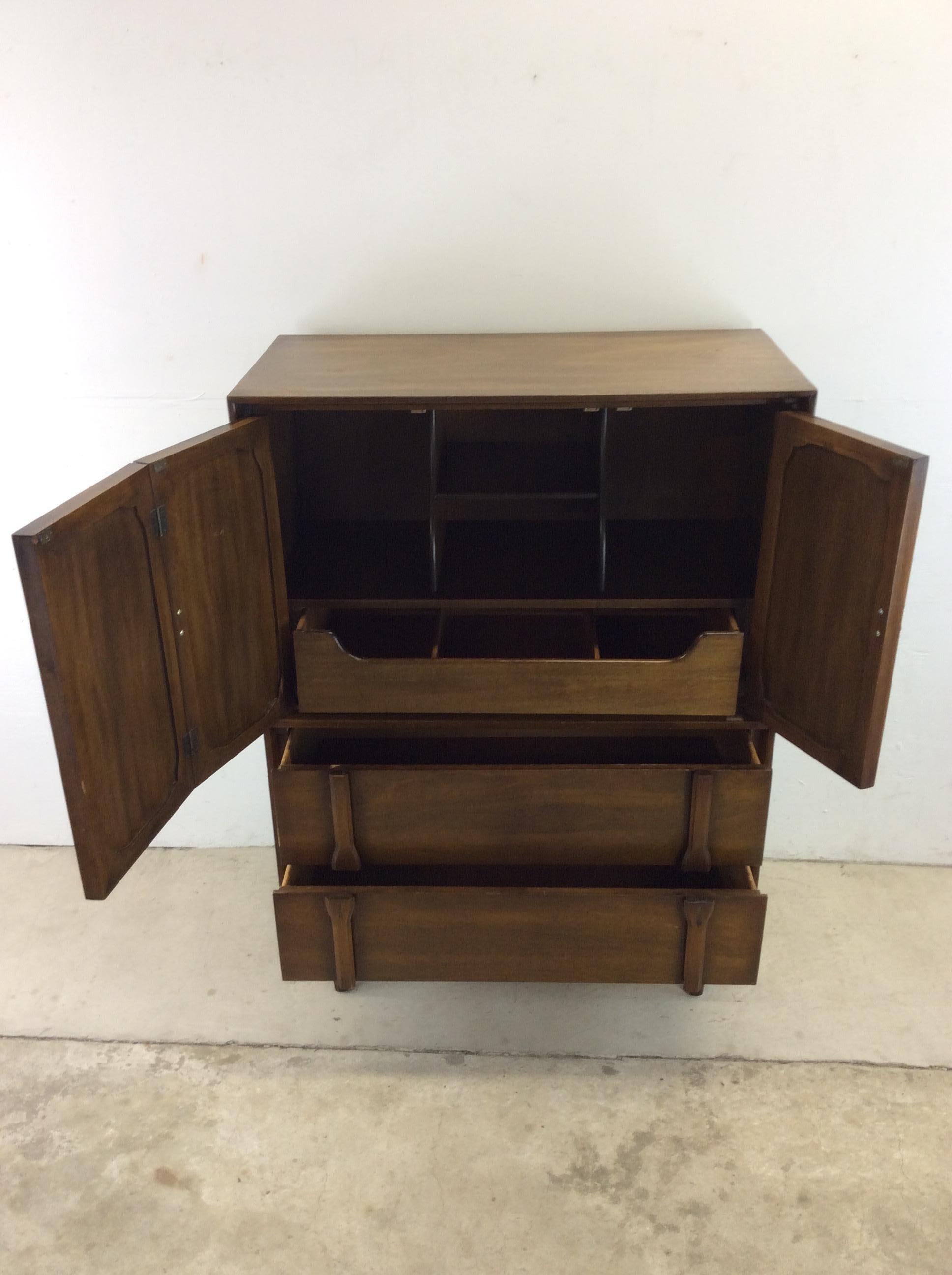 Mid-Century Modern Gentleman's Chest with 3 Drawers For Sale 4