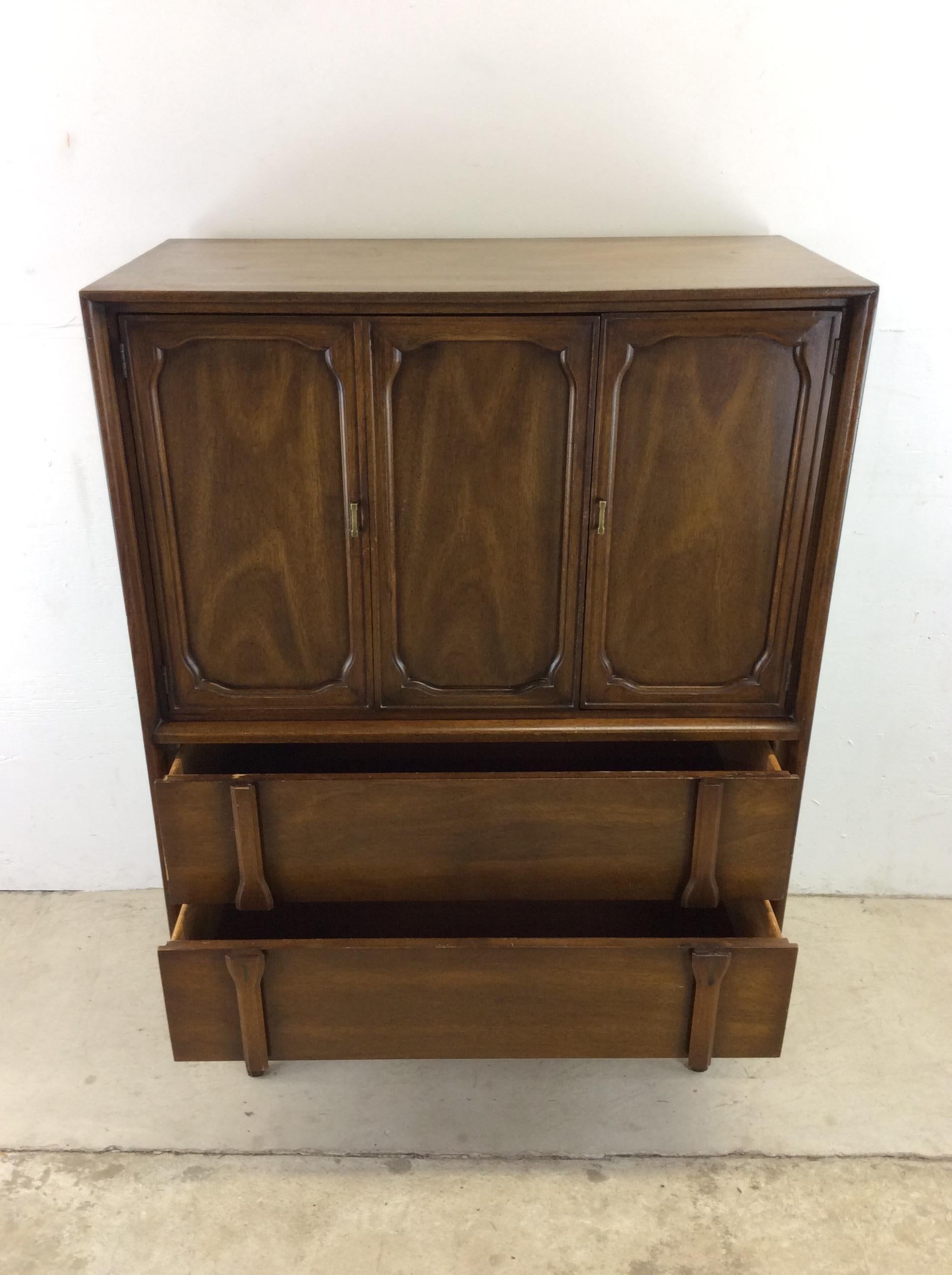 Mid-Century Modern Gentleman's Chest with 3 Drawers For Sale 5