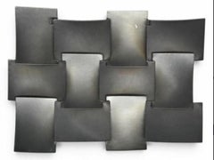 Geometrische Skulptur aus emailliertem Metall im Mid-Century-Modern-Stil. Wunderschöne Farbe und Textur.