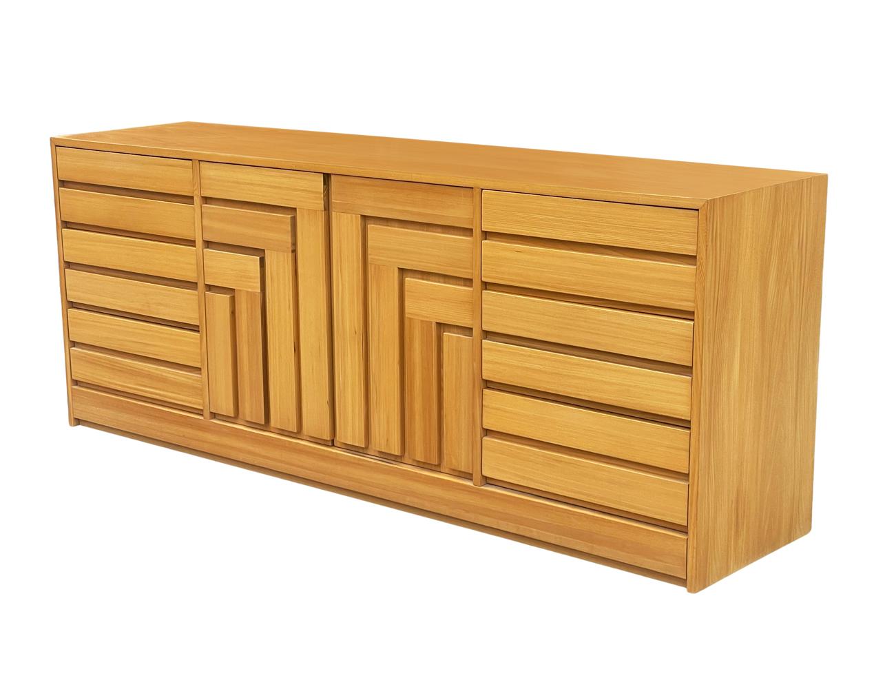 Late 20th Century Mid-Century Modern Geometric Front 9 Drawer Dresser or Credenza in Blonde Wood