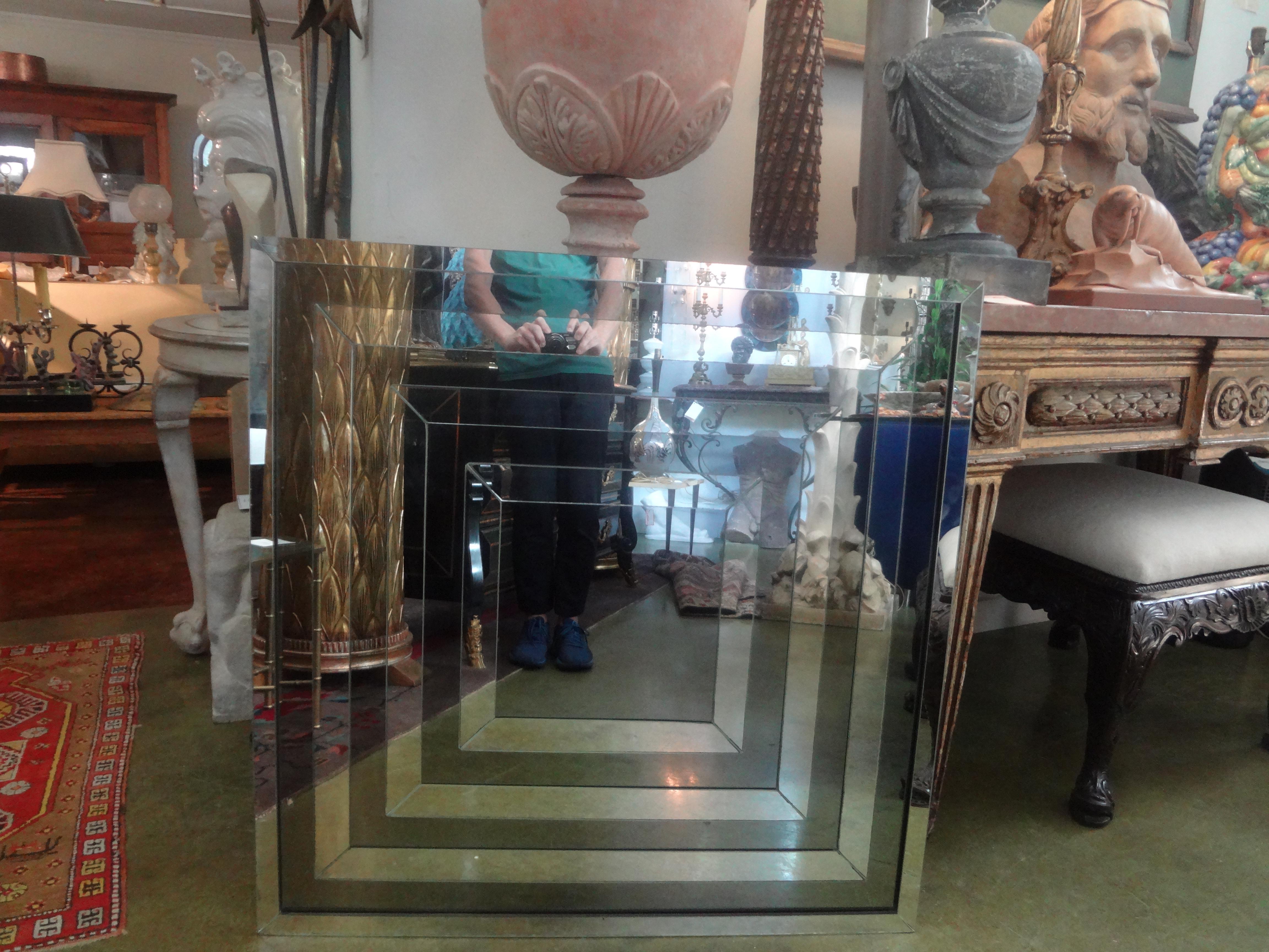 Mid-Century moderno Specchio geometrico moderno di metà secolo in vendita