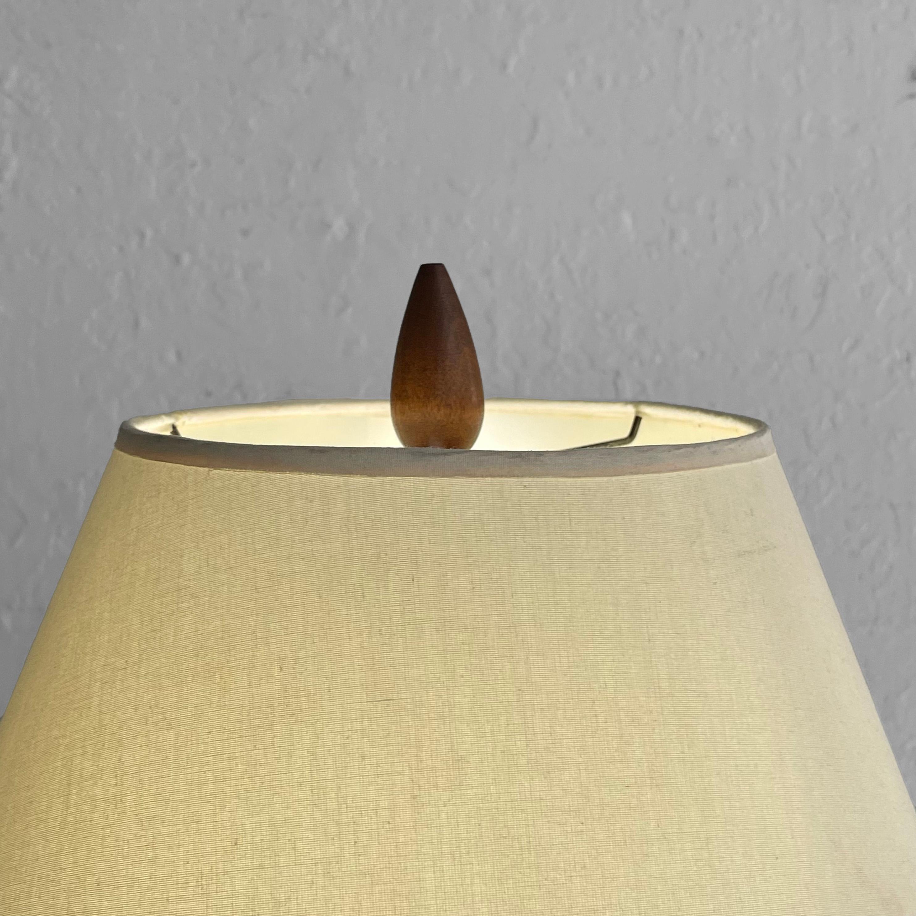 Lampe de table géométrique moderne du milieu du siècle dernier par Westwood Studios en vente 4