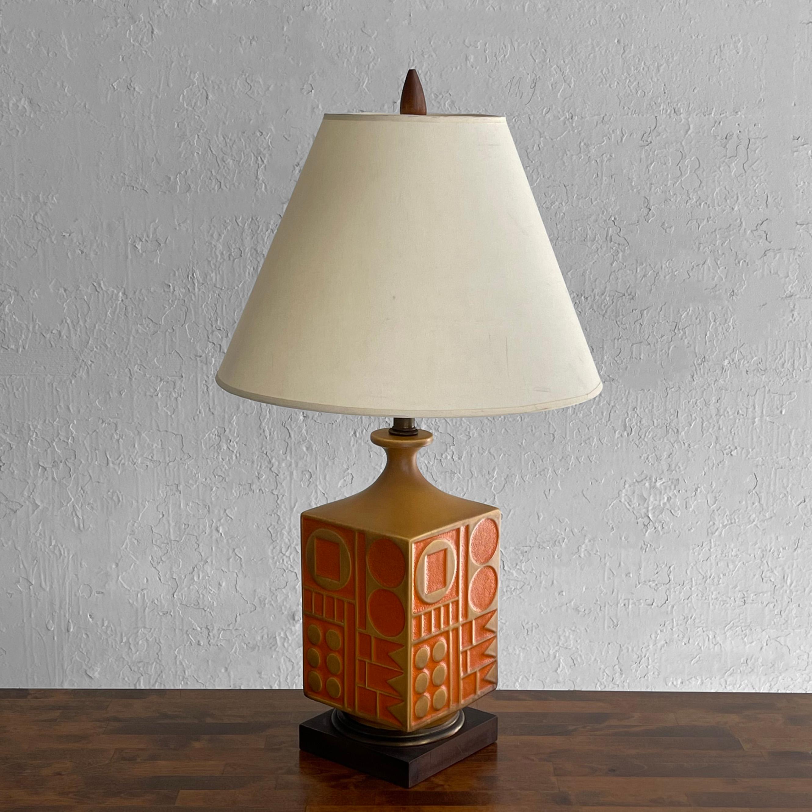 Mid-Century Modern Lampe de table géométrique moderne du milieu du siècle dernier par Westwood Studios en vente