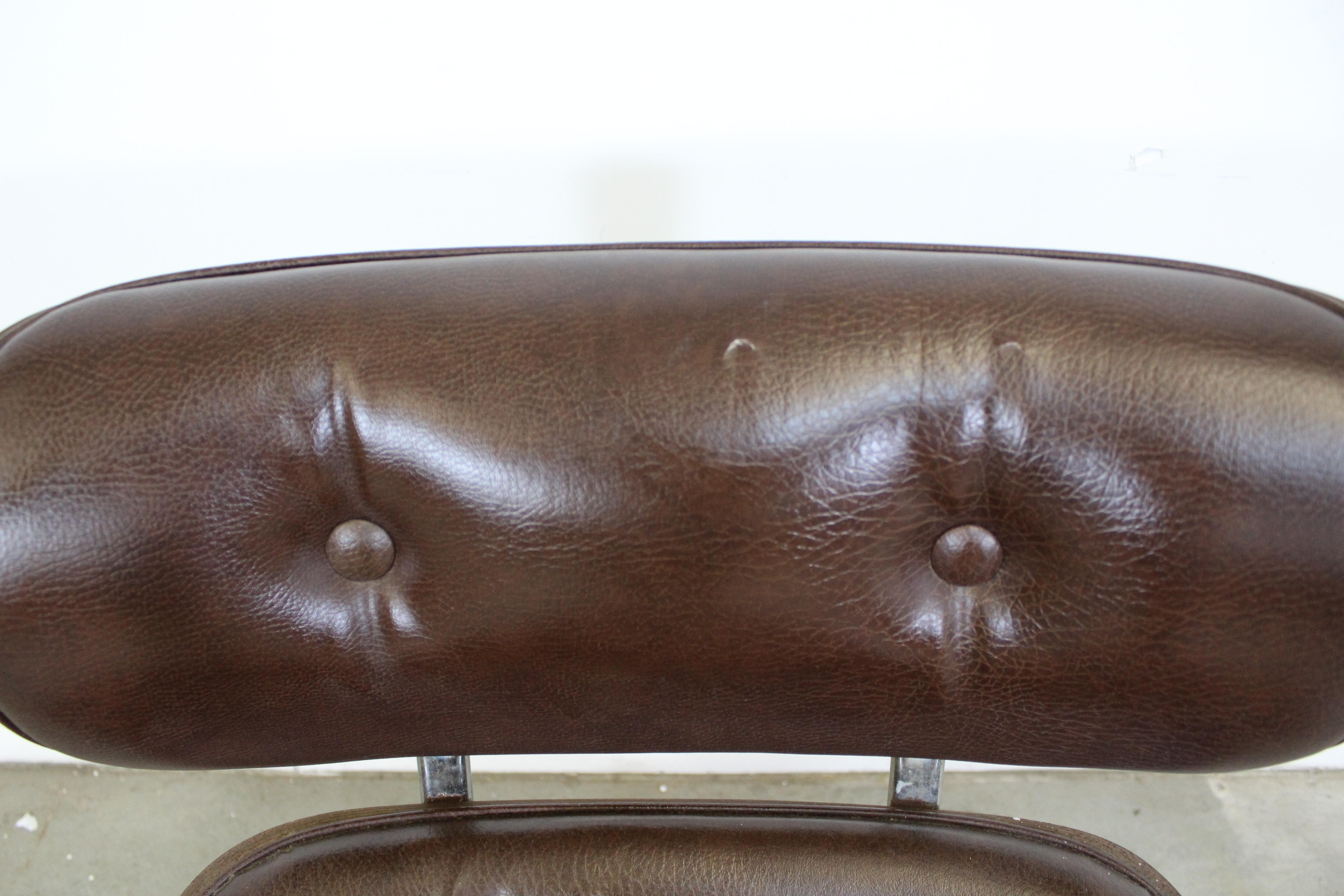 Mid-Century Modern George Mulhauser Plycraft Swivel Lounge Chair 2