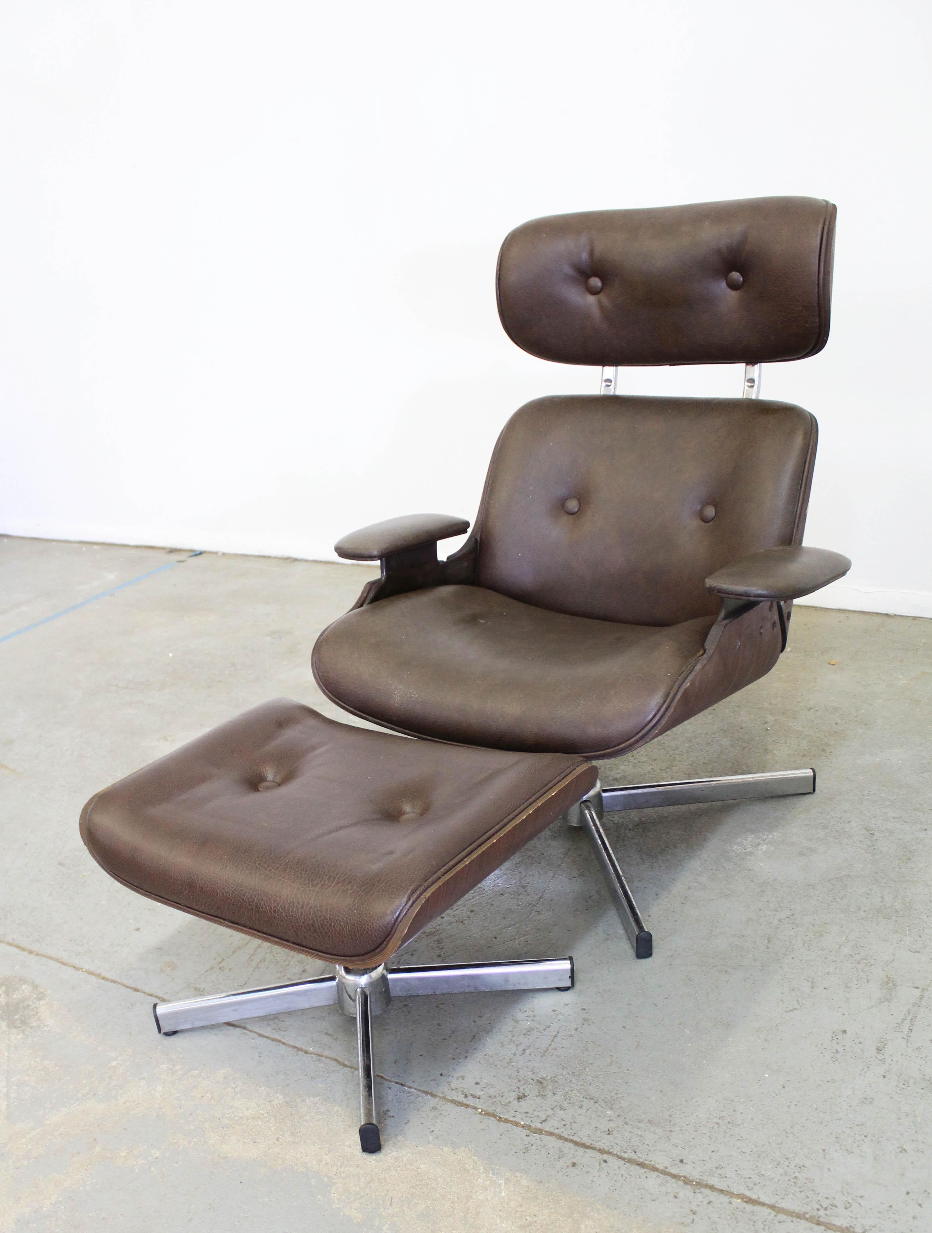 What a find. Offered is vintage swivel lounge chair and ottoman with vinyl upholstery and a walnut back shell, designed by George Mulhauser for Plycraft. It is in decent condition, but has noticeable wear and needs some restoration (age wear,