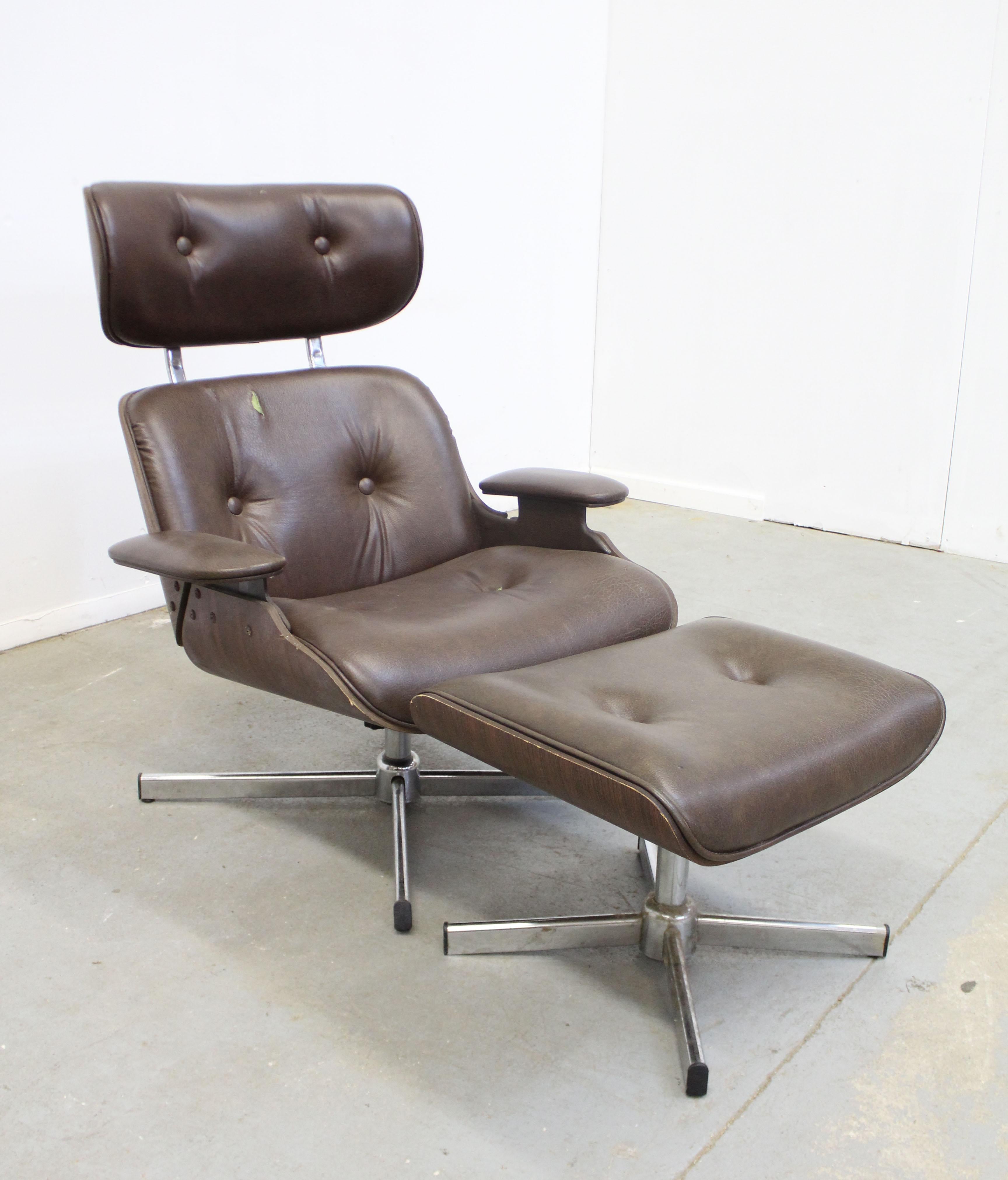What a find. Offered is vintage swivel lounge chair and ottoman with vinyl upholstery and a walnut back shell designed by George Mulhauser for Plycraft. It is in decent condition, but has noticeable wear (scratches, stains, tears, missing buttons)