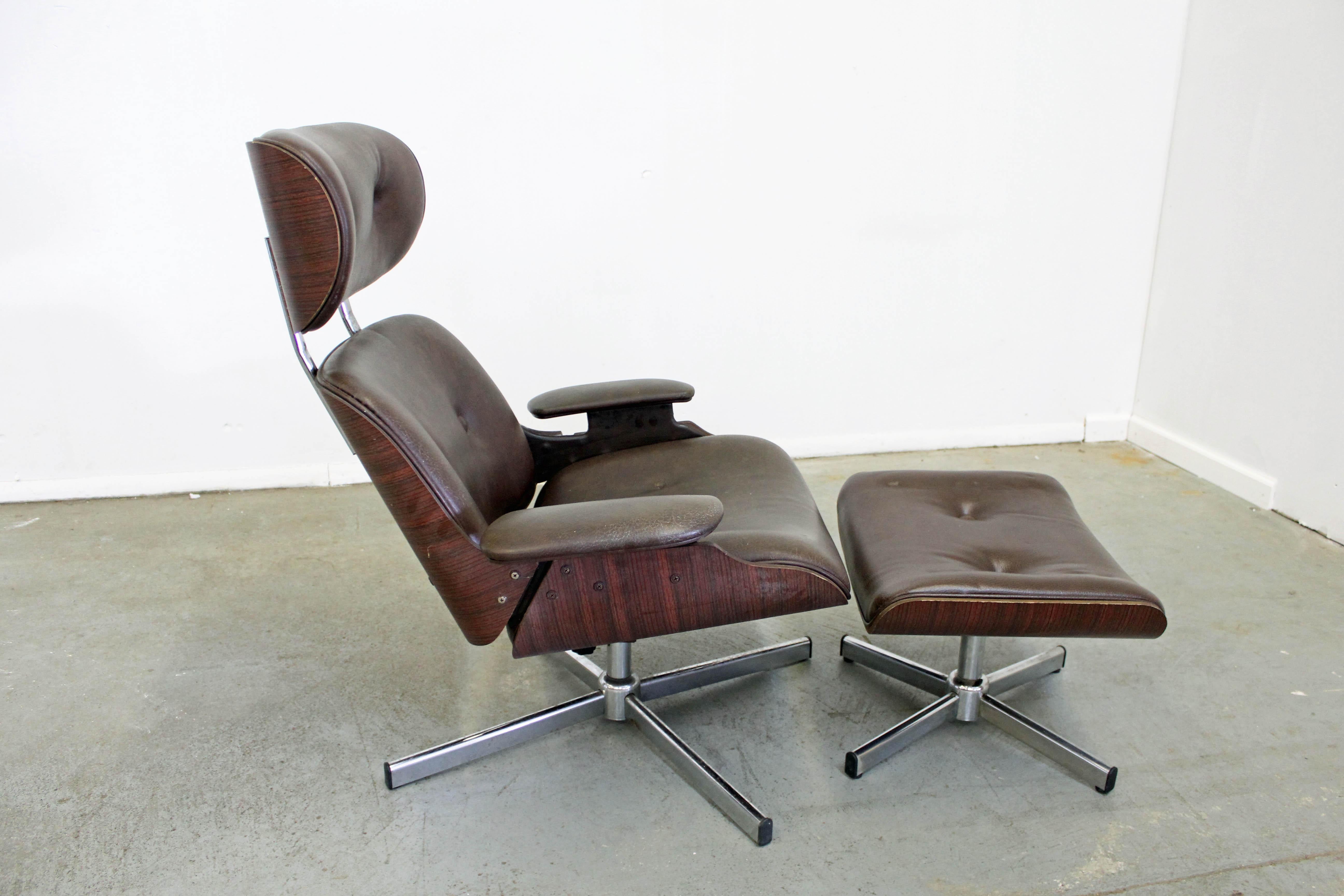 20th Century Mid-Century Modern George Mulhauser Plycraft Swivel Lounge Chair and Ottoman