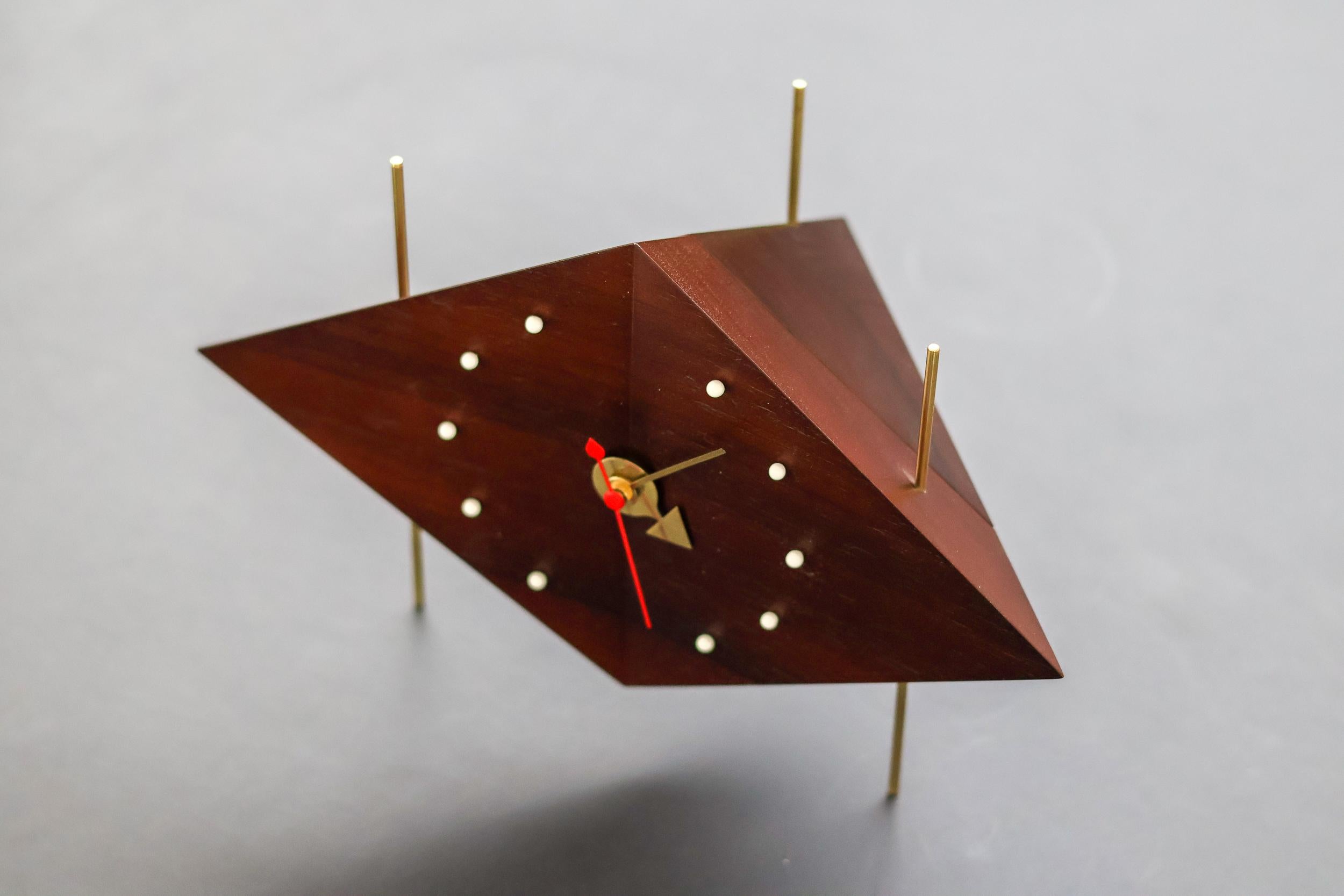 Beautiful Diamond Clock designed by George Nelson & Associates, and manufactured by Vitra. In excellent working condition, working on an AA battery.

The George Nelson Diamond Clock is a unique and elegant piece of mid-century modern design, created