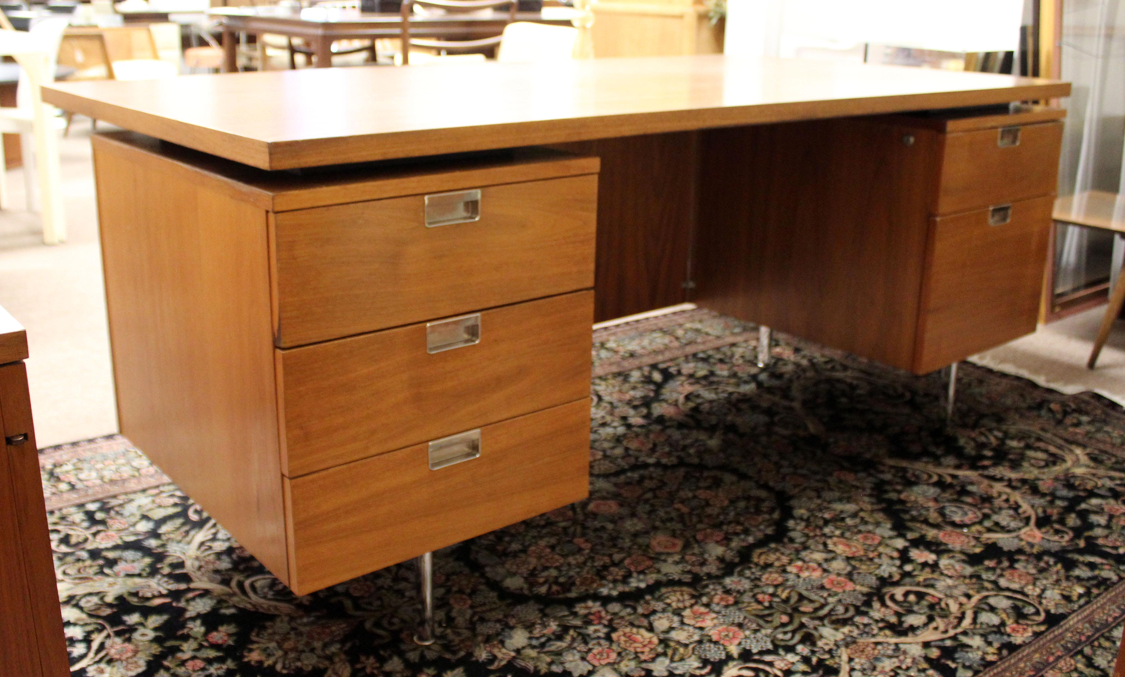 Mid-Century Modern George Nelson Floating Top Walnut Executive 1950s Desk In Good Condition In Keego Harbor, MI