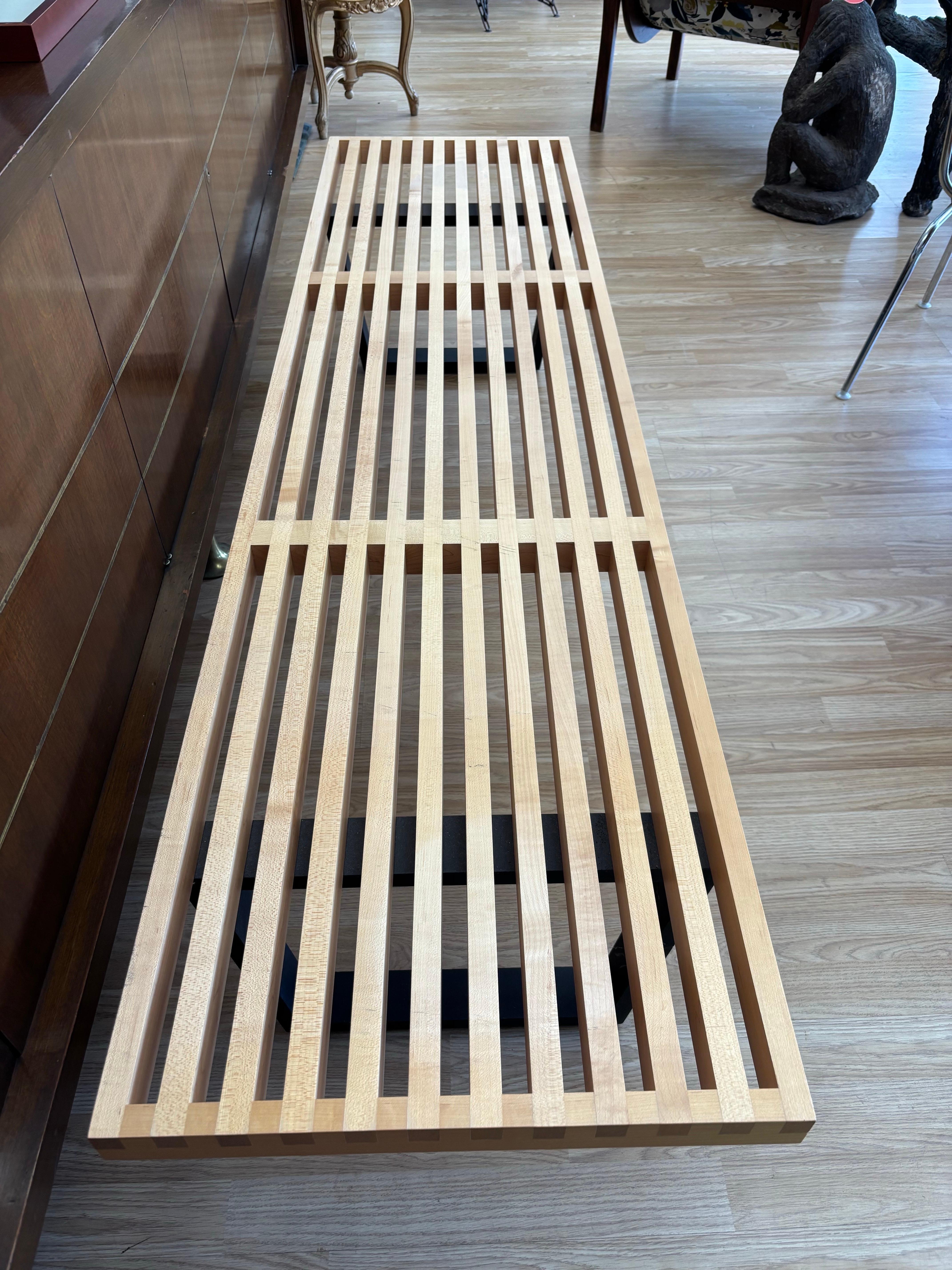 Banc à lattes moderne du milieu du siècle George Nelson pour Herman Miller Bon état - En vente à San Antonio, TX