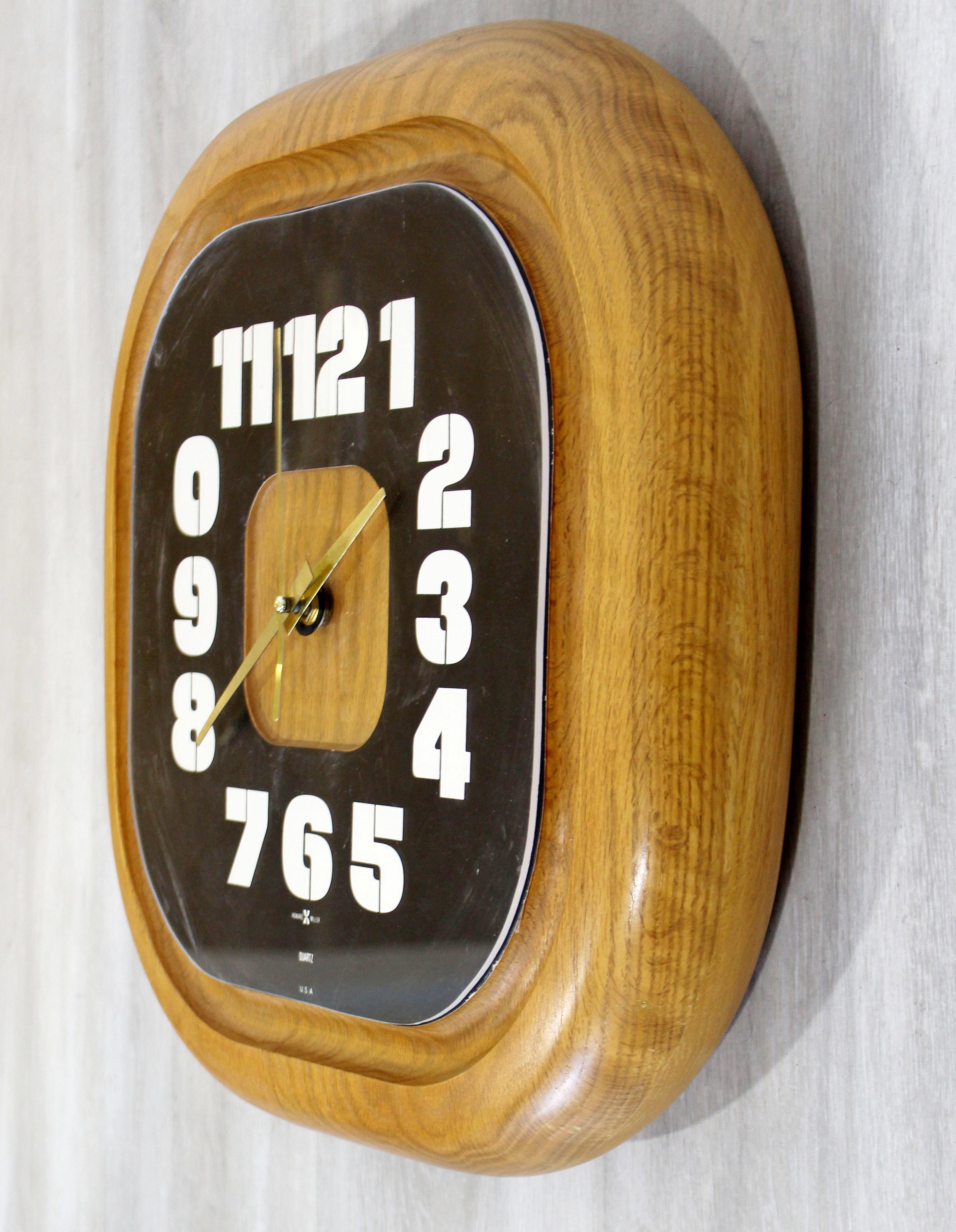 American Mid-Century Modern George Nelson Howard Miller Square Wood Wall Clock, 1960s