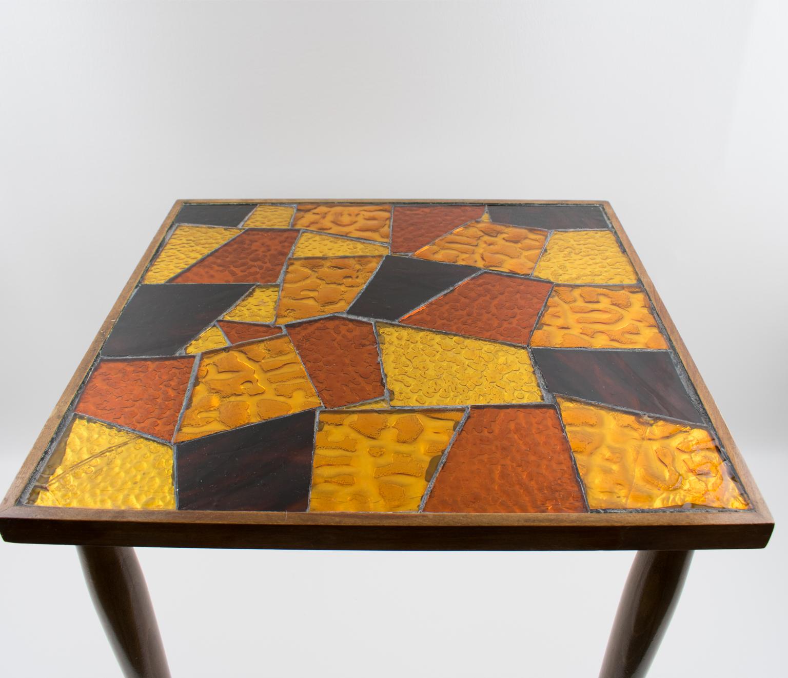Mid-Century Modern Georges Briard Mosaik Glas und Holz Beistelltische, 3 Stück im Angebot 7