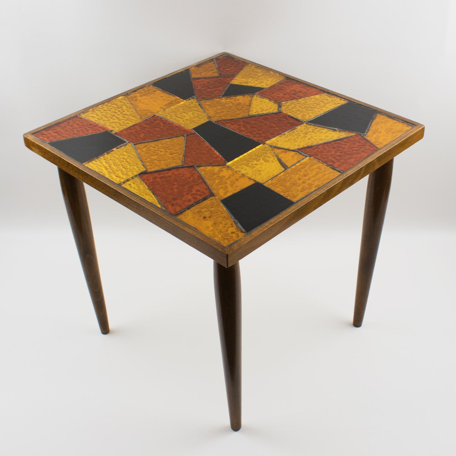 Mid-Century Modern Georges Briard Mosaik Glas und Holz Beistelltische, 3 Stück im Angebot 12