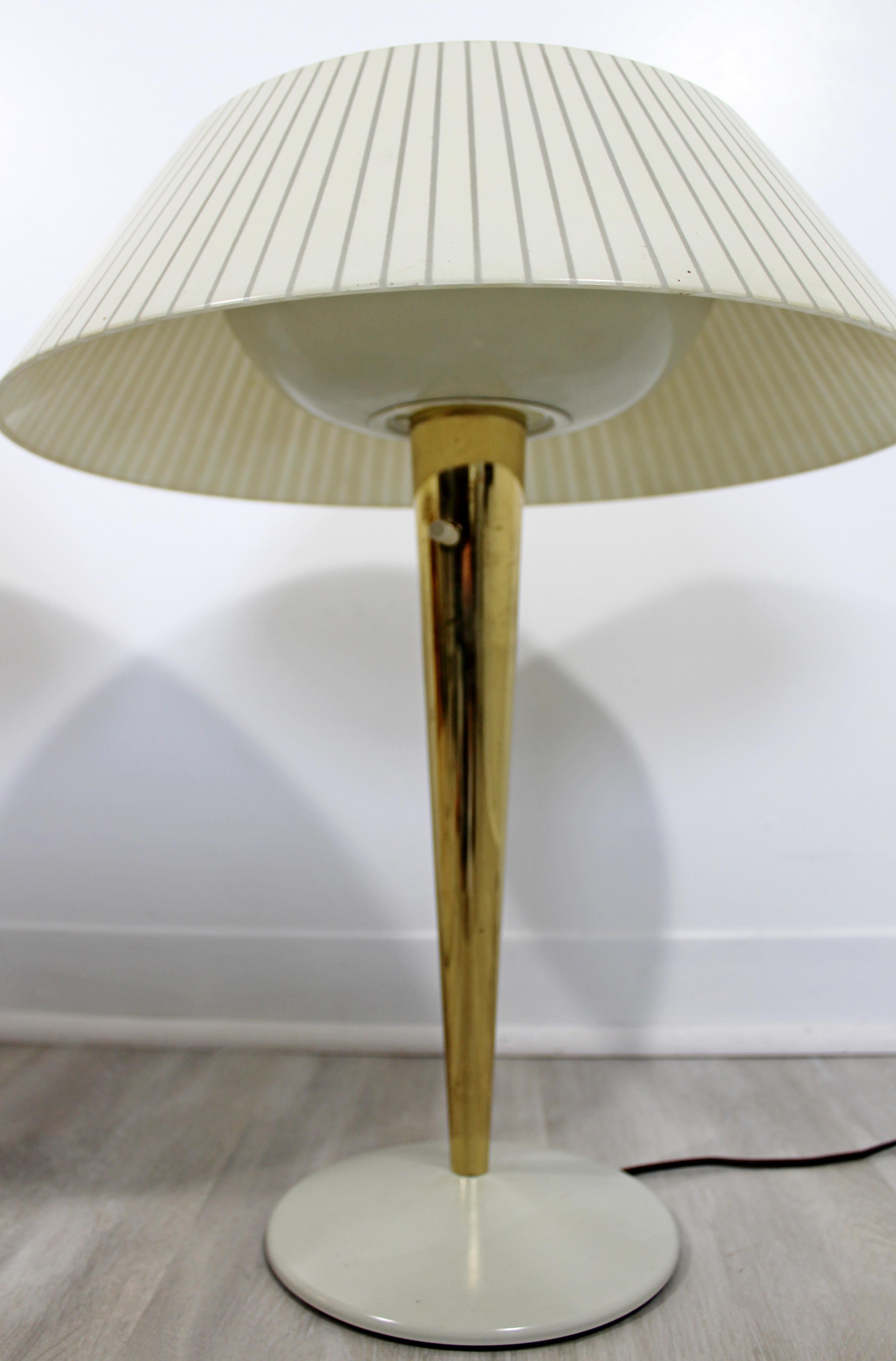 Mid-Century Modern Gerald Thurston for Lightolier Pair Brass Table Lamps 1960s In Good Condition In Keego Harbor, MI