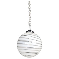 Deutsche Mid-Century-Modern-Pendelleuchte aus Kunstglas, 1960er Jahre
