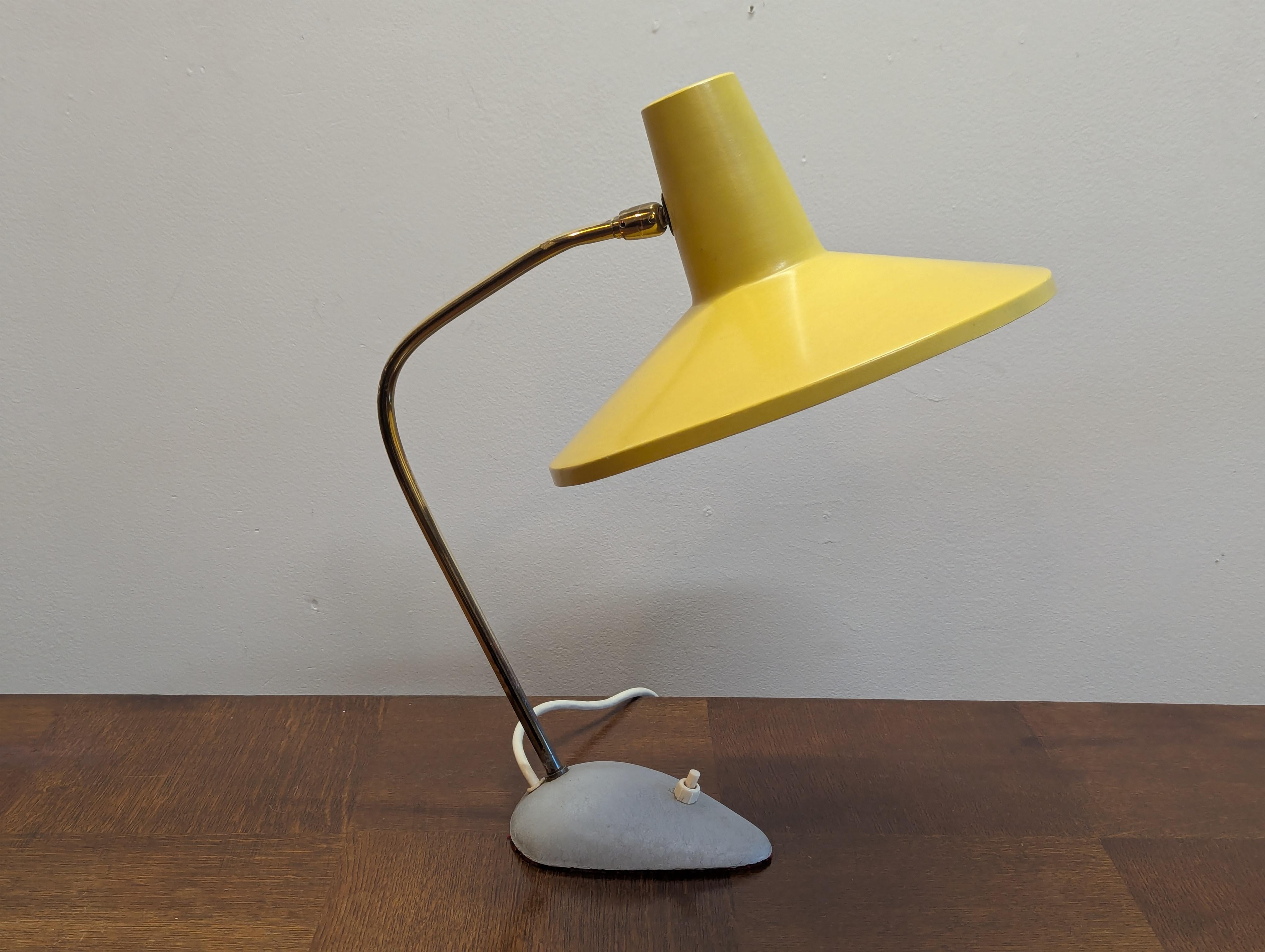 Lámpara de mesa articulada alemana de mediados del siglo XX atribuida a SIS Leuchten en venta 4