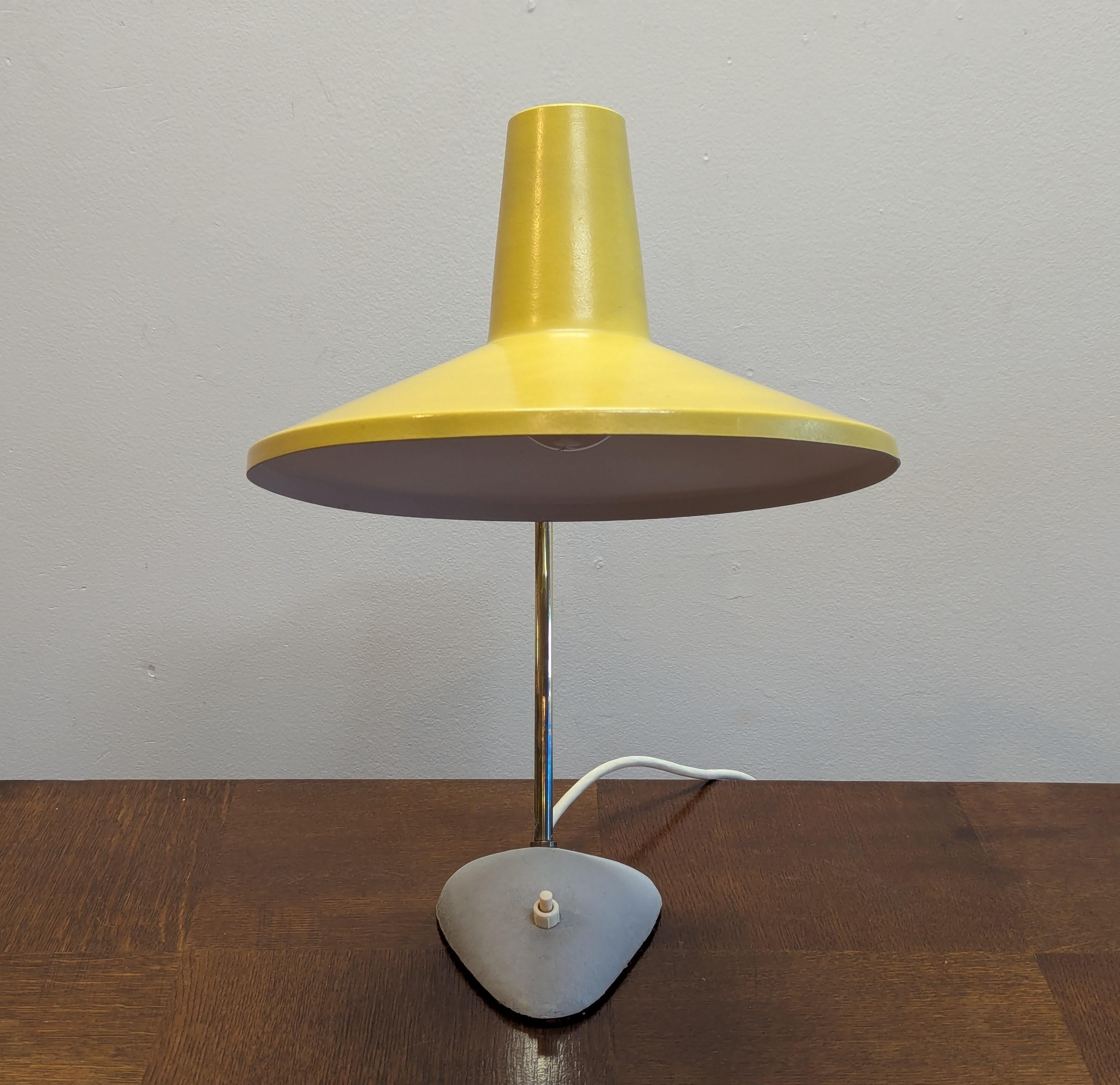 Lámpara de mesa articulada alemana de mediados del siglo XX atribuida a SIS Leuchten en venta 3