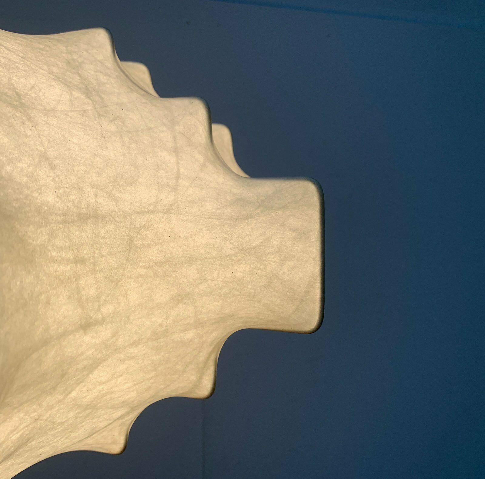 Moderne deutsche Cocoon-Hängeleuchte aus der Jahrhundertmitte von Friedel Wauer für Goldkant im Angebot 3