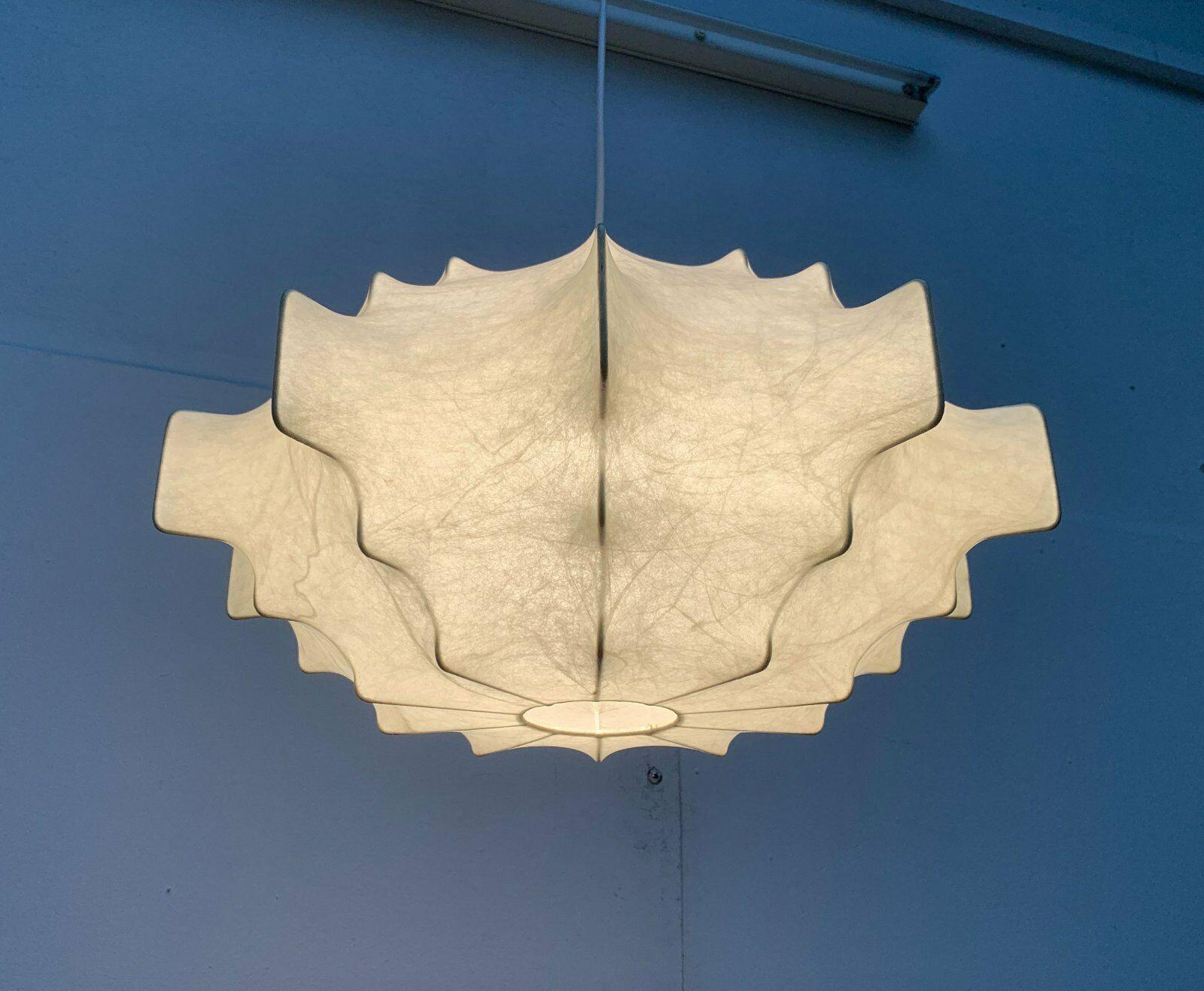 Moderne deutsche Cocoon-Hängeleuchte aus der Jahrhundertmitte von Friedel Wauer für Goldkant im Angebot 7