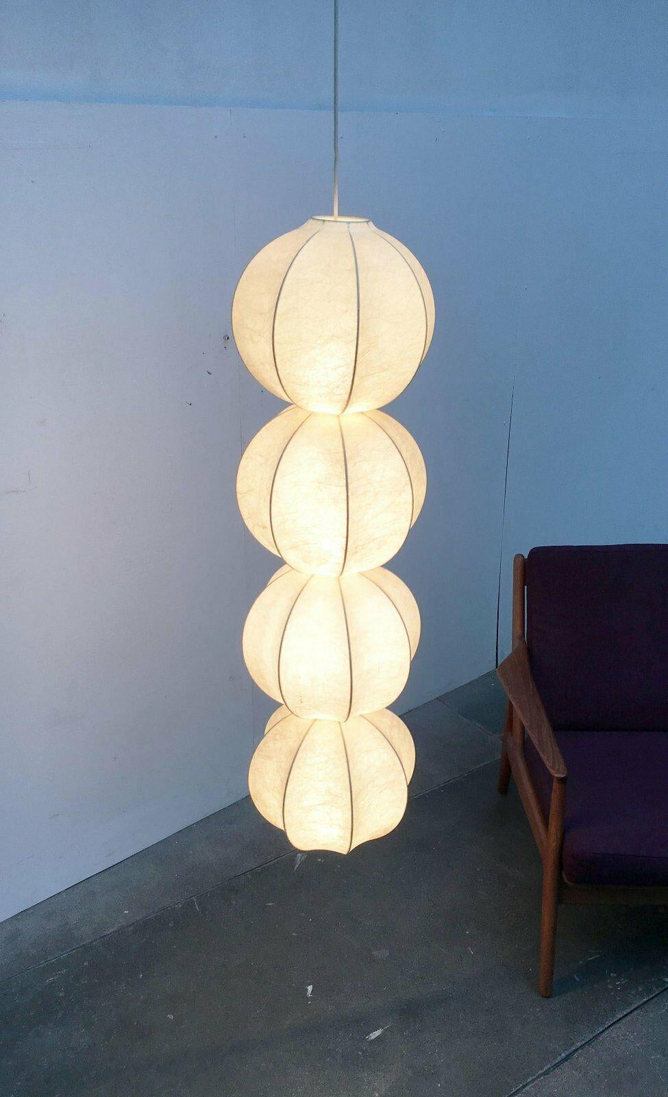 Lámpara colgante Cocoon alemana de mediados de siglo, de Friedel Wauer para Goldkant en venta 8