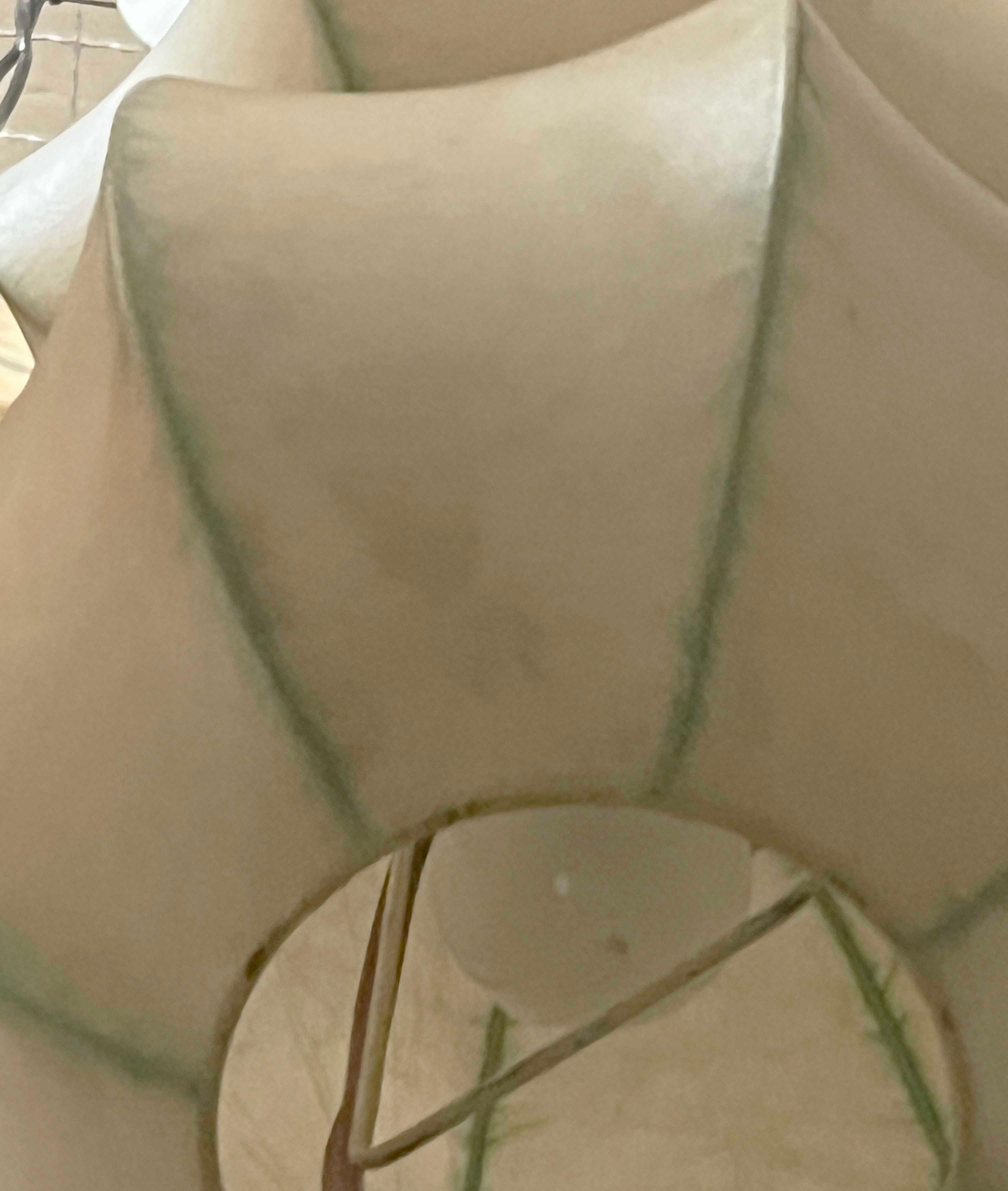 Lámpara colgante Cocoon alemana de mediados de siglo, de Friedel Wauer para Goldkant en venta 10