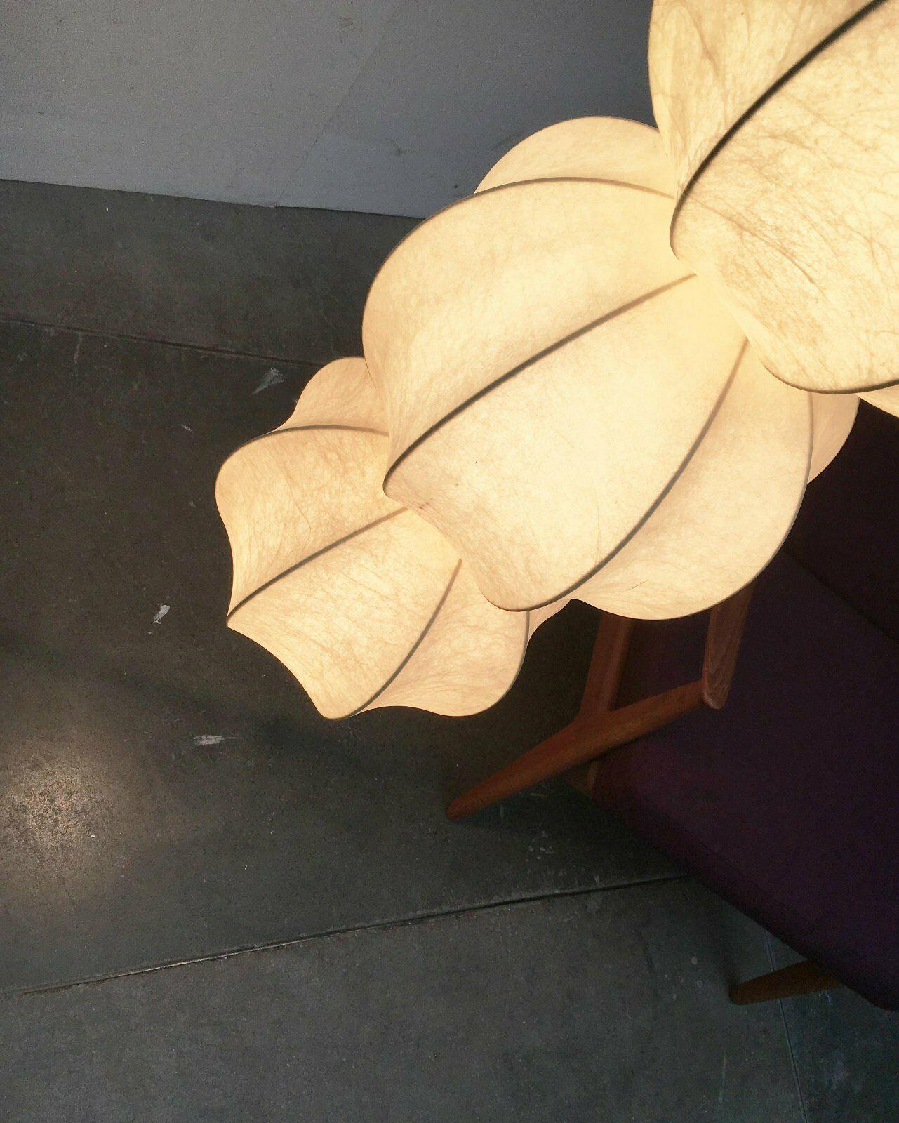 Lámpara colgante Cocoon alemana de mediados de siglo, de Friedel Wauer para Goldkant en venta 11