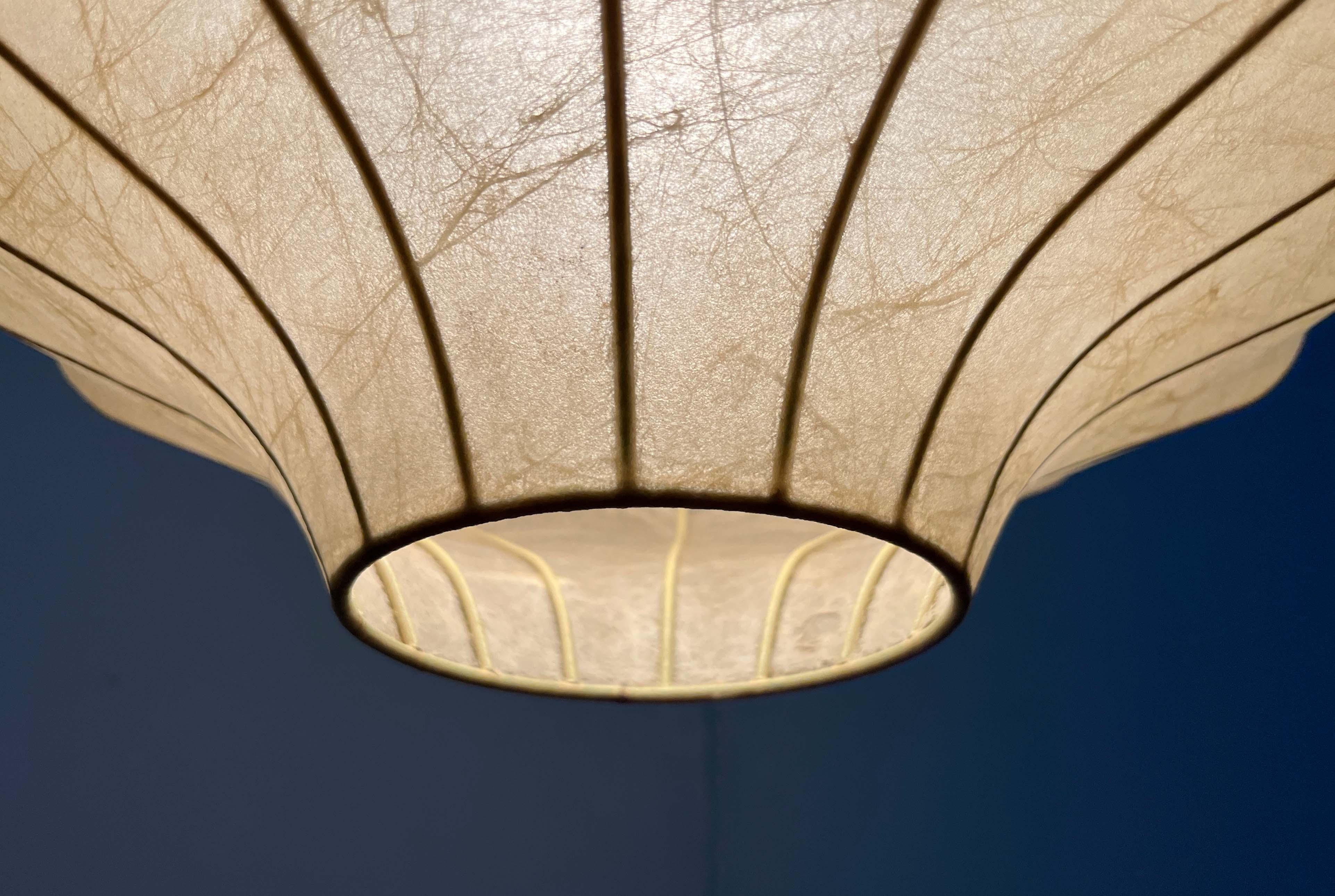 Lampada a sospensione a bozzolo tedesca di metà secolo Friedel Wauer Goldkant, anni '60 in vendita 3