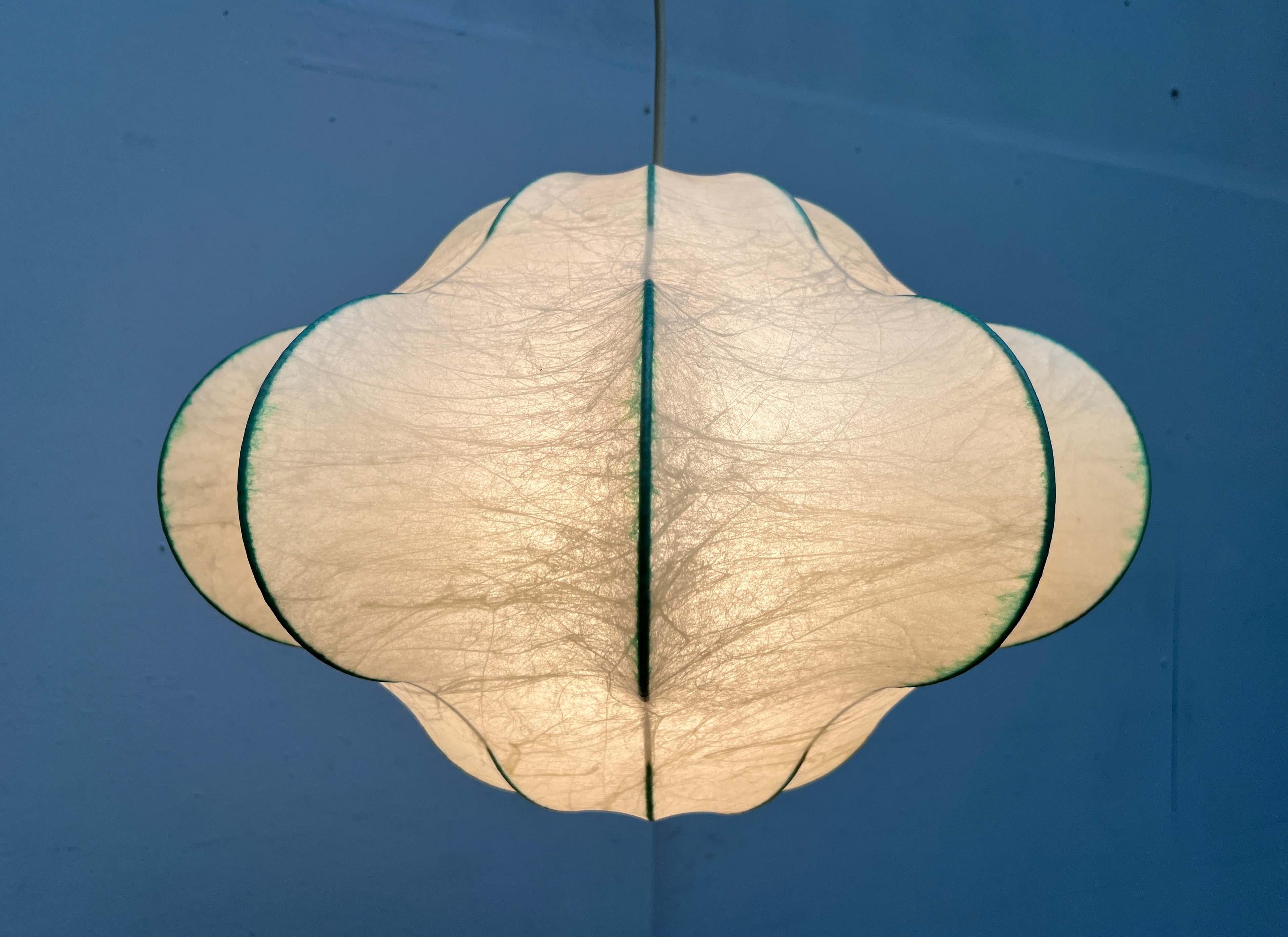 Lampada a sospensione a bozzolo tedesca di metà secolo Friedel Wauer Goldkant, anni '60 in vendita 4