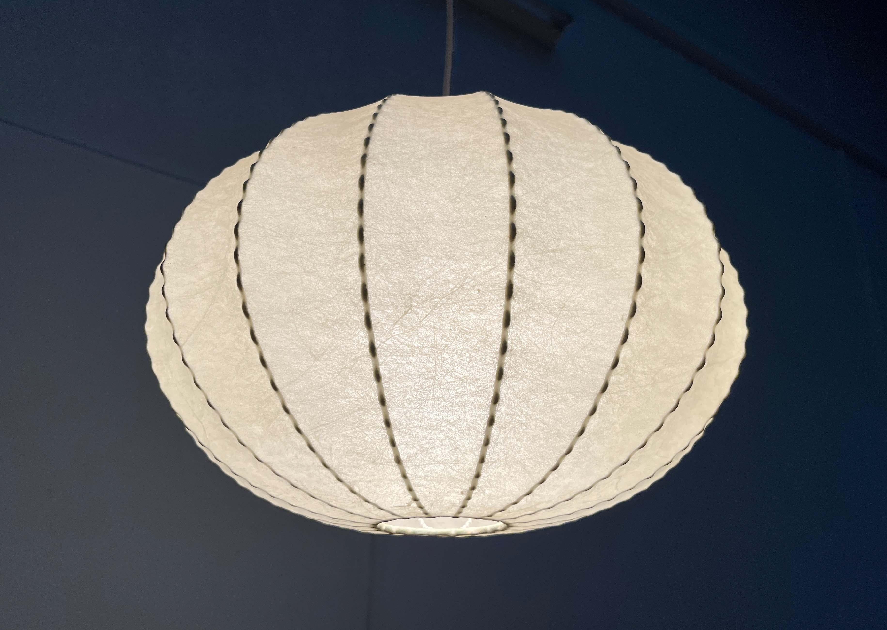 Lampada a sospensione a bozzolo tedesca di metà secolo Friedel Wauer Goldkant, anni '60 in vendita 4