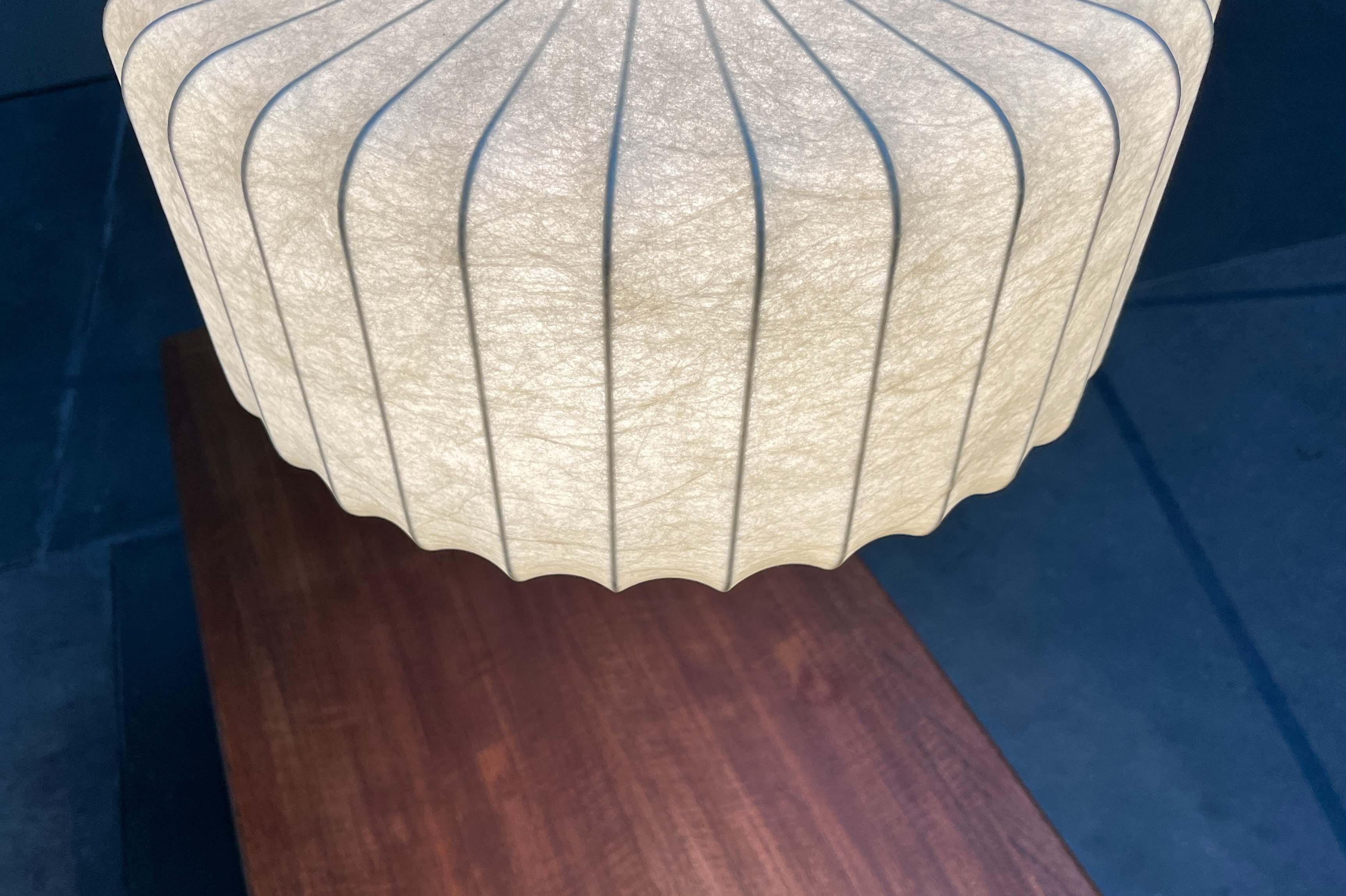 Lampada a sospensione a bozzolo tedesca di metà secolo Friedel Wauer Goldkant, anni '60 in vendita 7