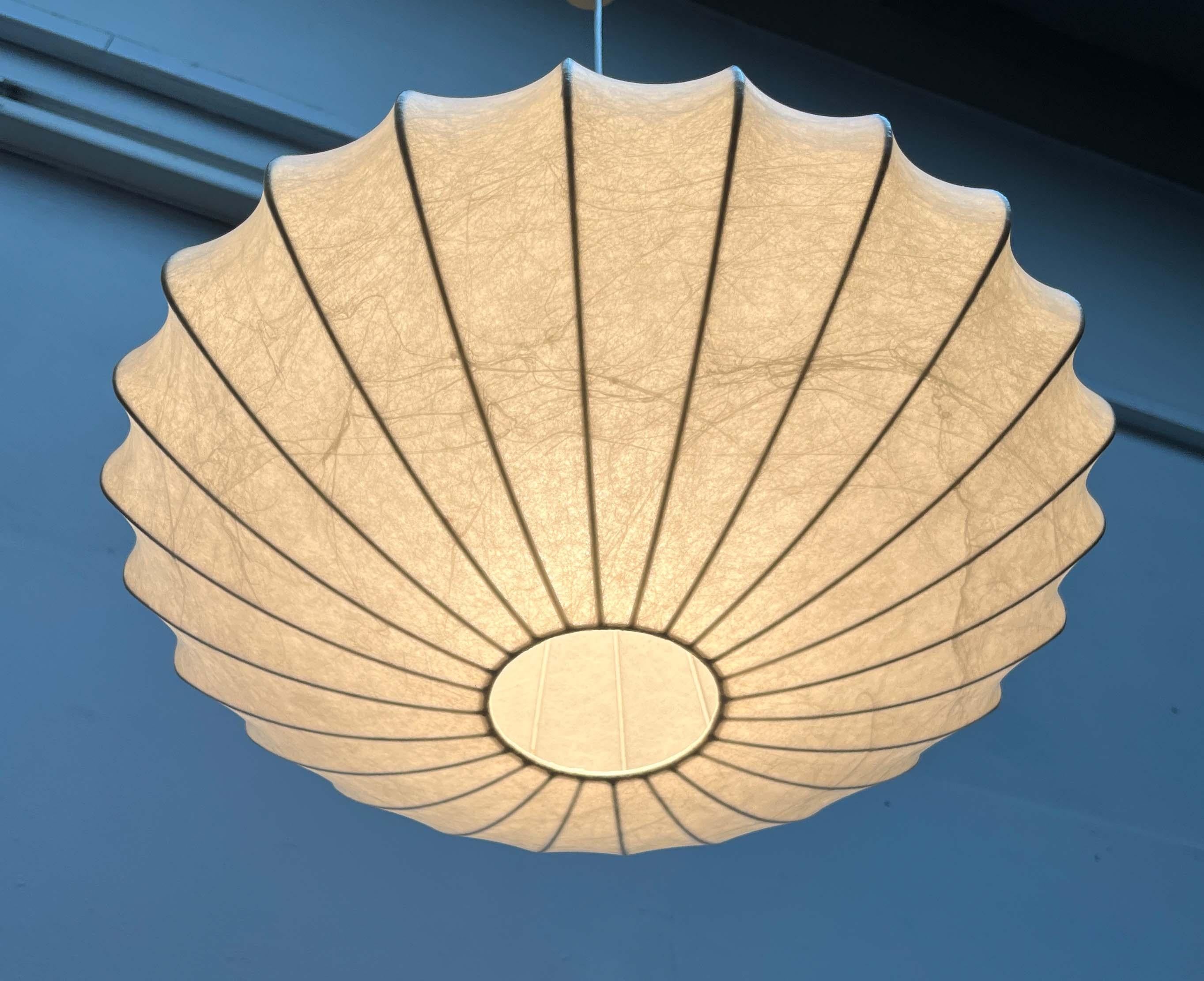 Lámpara colgante Cocoon alemana de mediados de siglo Friedel Wauer Goldkant, años 60 en venta 8