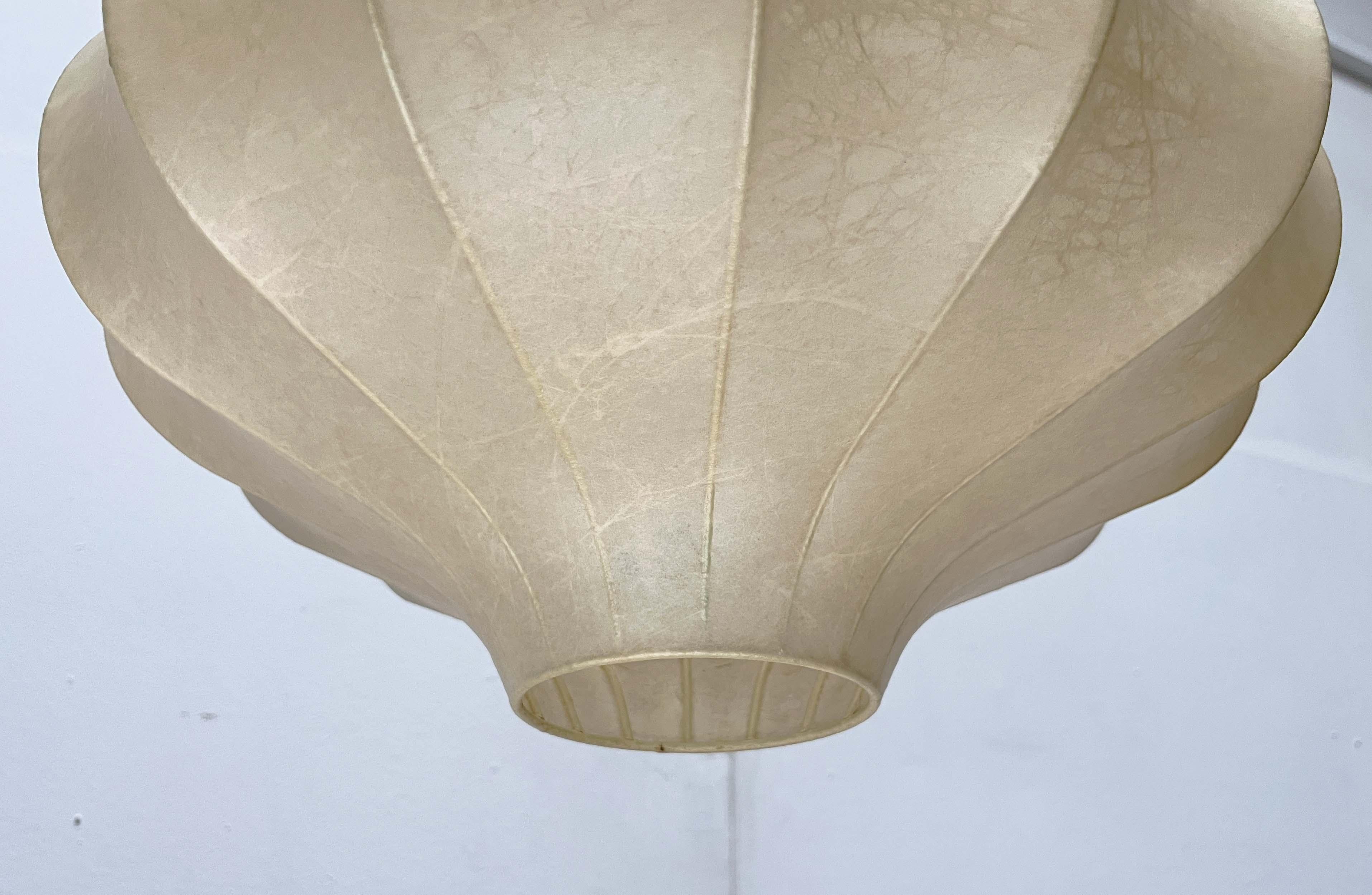 Lampada a sospensione a bozzolo tedesca di metà secolo Friedel Wauer Goldkant, anni '60 in vendita 9