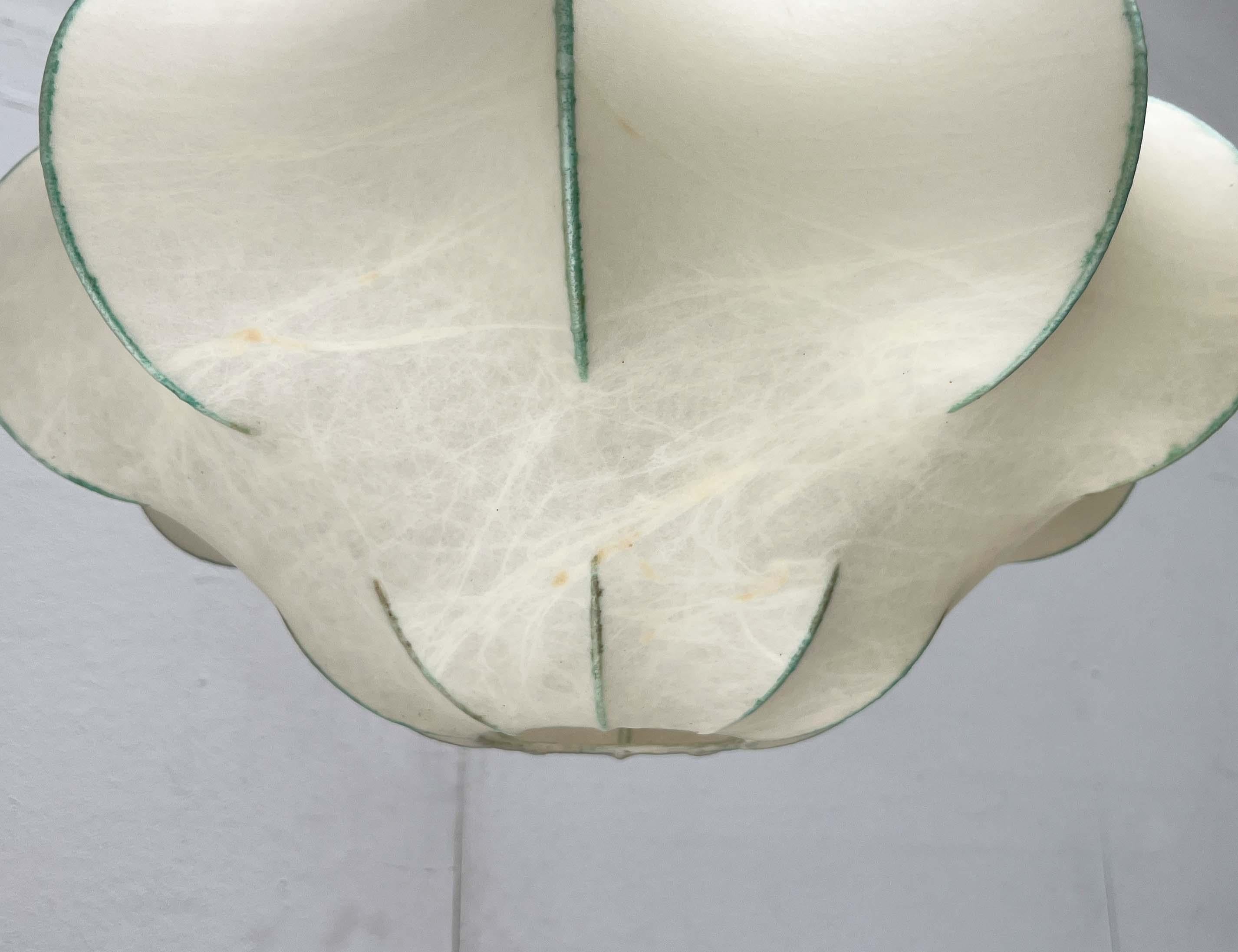Lampada a sospensione a bozzolo tedesca di metà secolo Friedel Wauer Goldkant, anni '60 in vendita 12