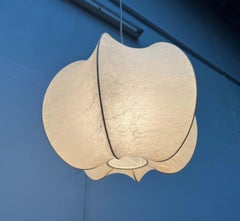 Lampada a sospensione a bozzolo tedesca di metà secolo Friedel Wauer Goldkant, anni '60